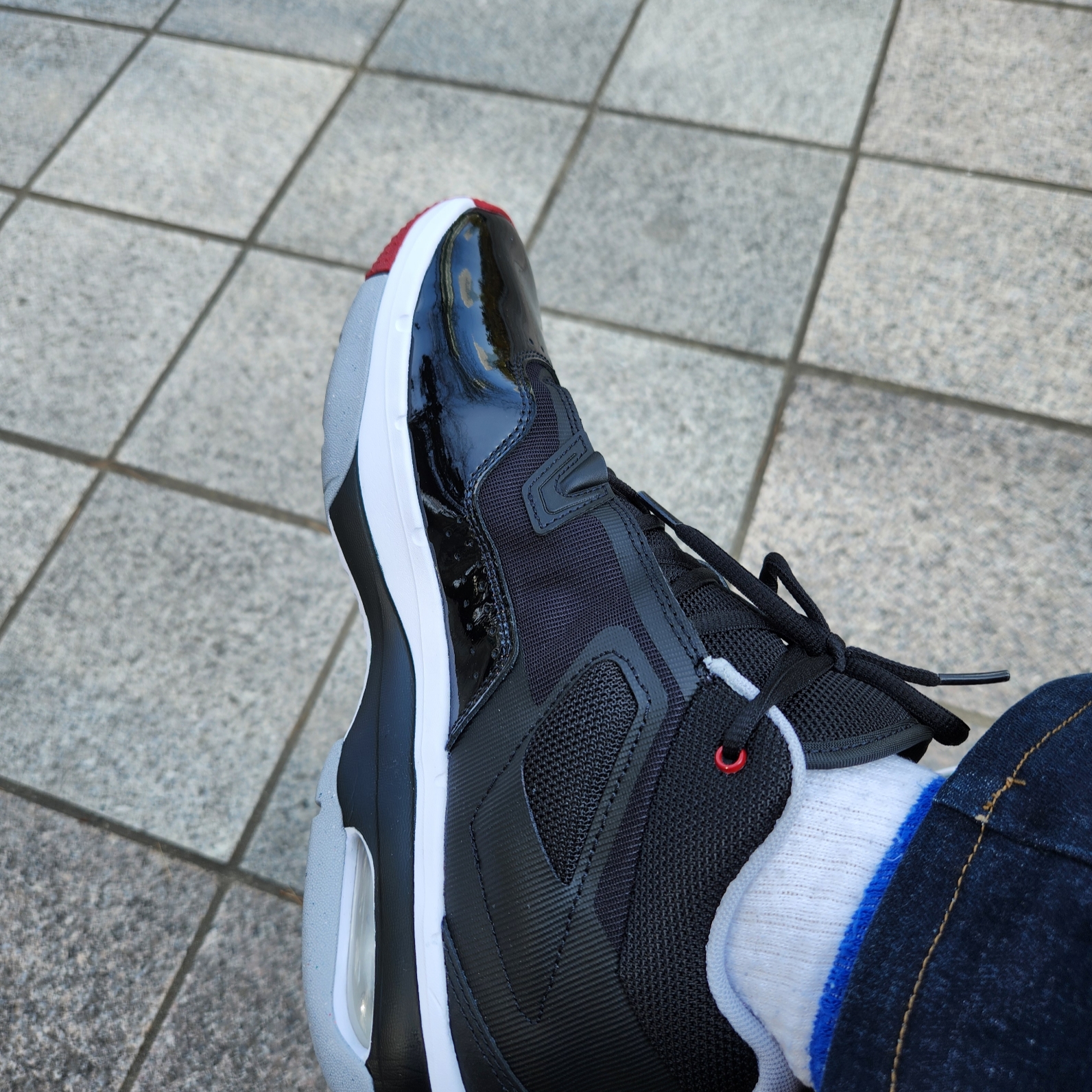 Jordan Stay Royal 3 Black Varsity Red 착용 스타일 - 2