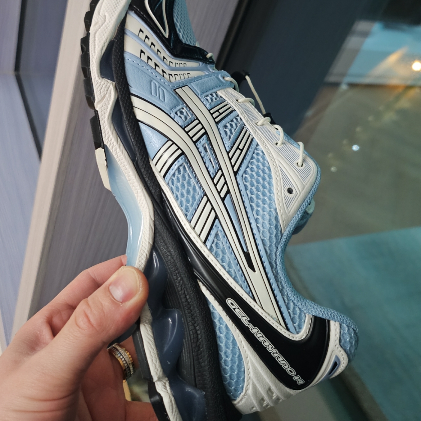 Asics Unlimited Gel-Kayano 14 Mist Cream 착용 스타일 - 3