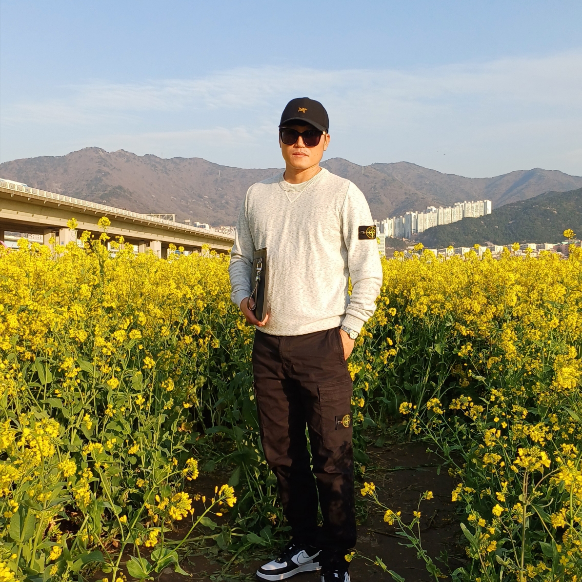 Arc'teryx Small Bird Cap Black, Nike Air Force 1 '07 Black White 착용 스타일 - 1