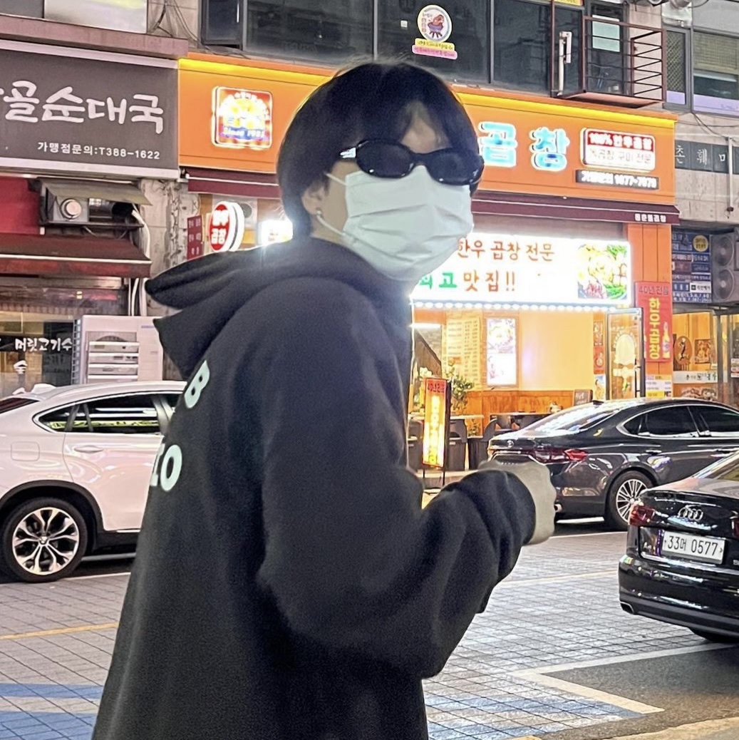 Gentle Monster Tambu 01 Black, IAB Studio Hoodie Black 착용 스타일