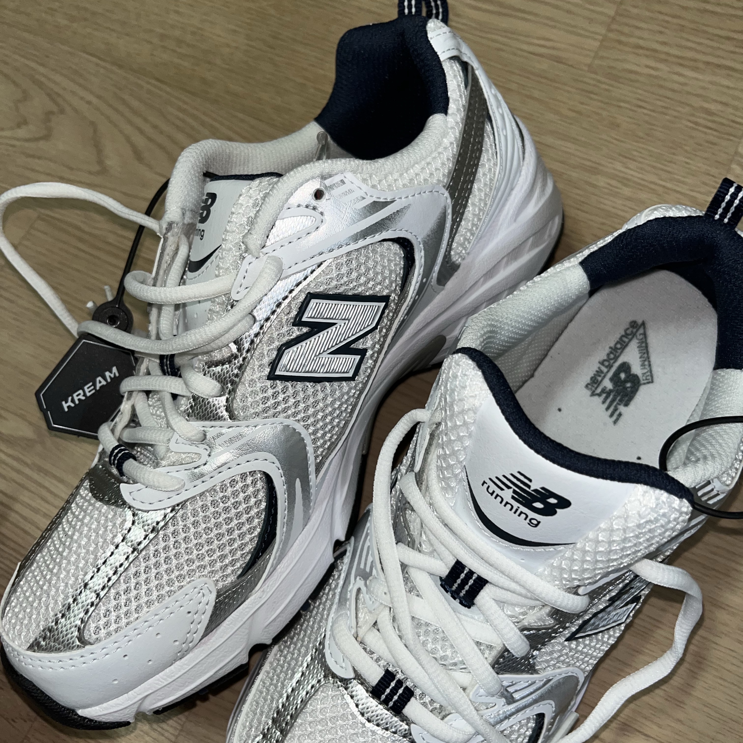 New Balance 530 White 착용 스타일