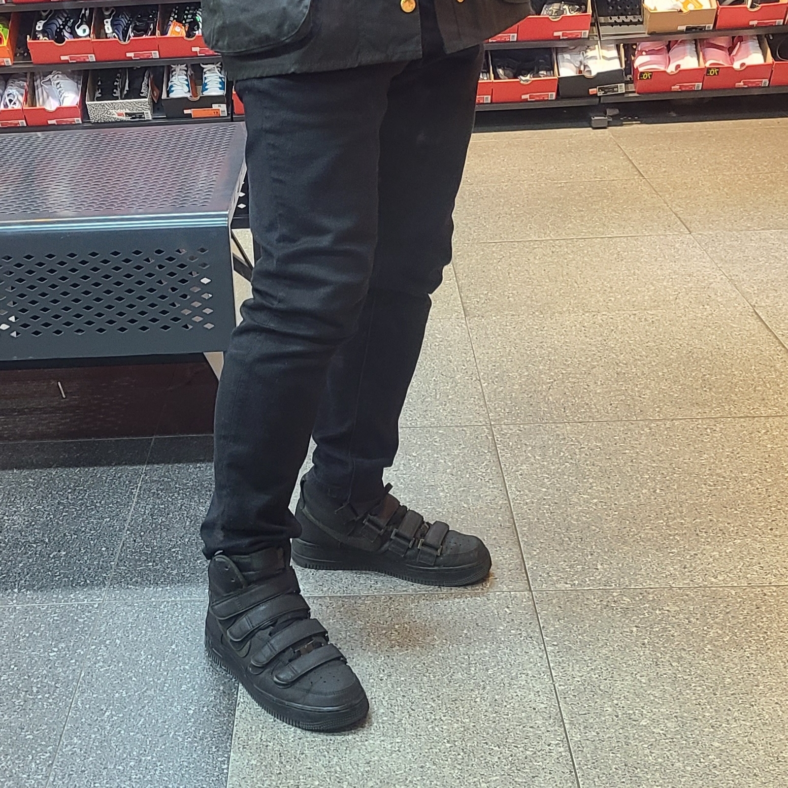 Nike x Billie Eilish Air Force 1 High '07 SP Sequoia 착용 스타일