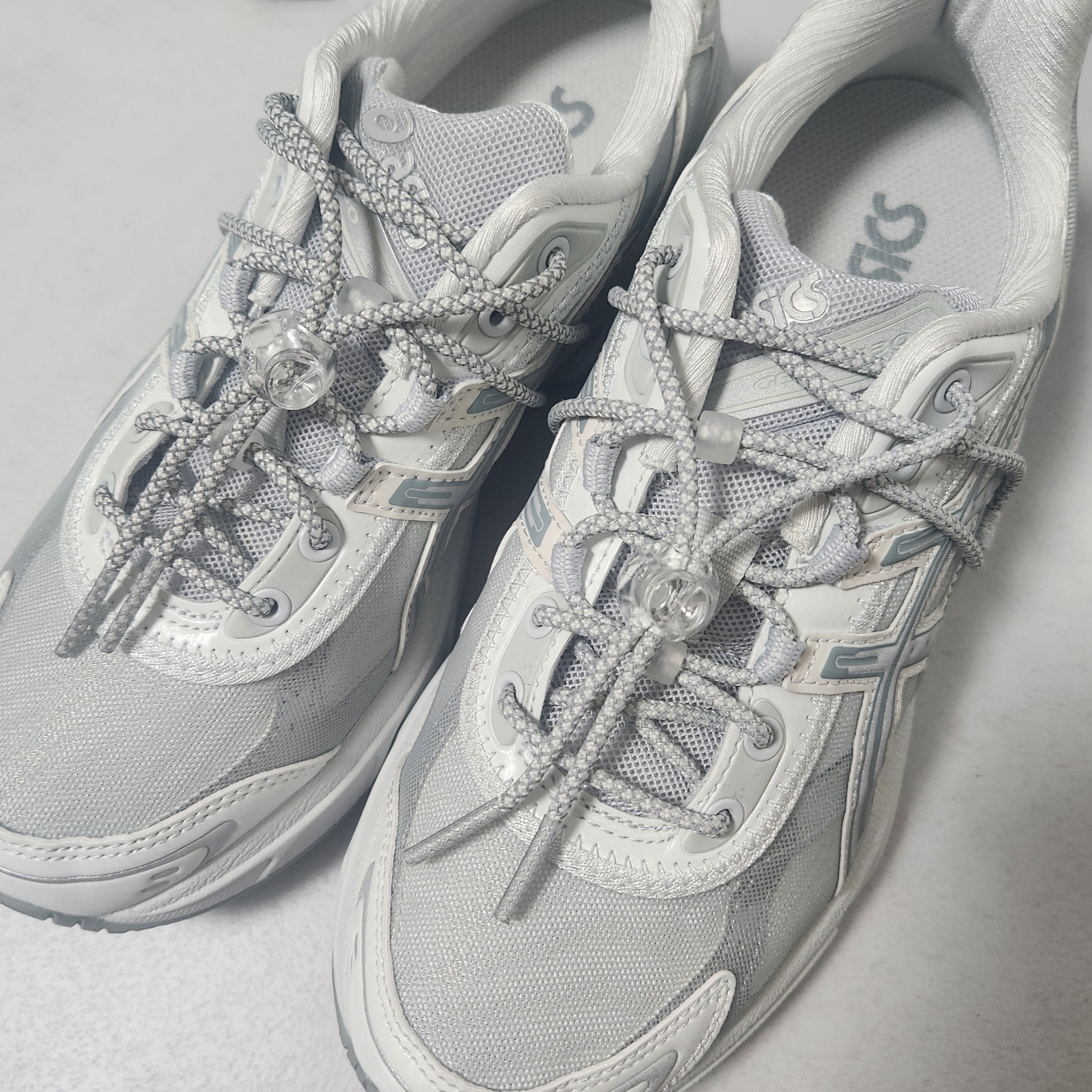 Asics x Atmos x Ojos Gel-1130 RE Glacier Grey Pure Silver 착용 스타일