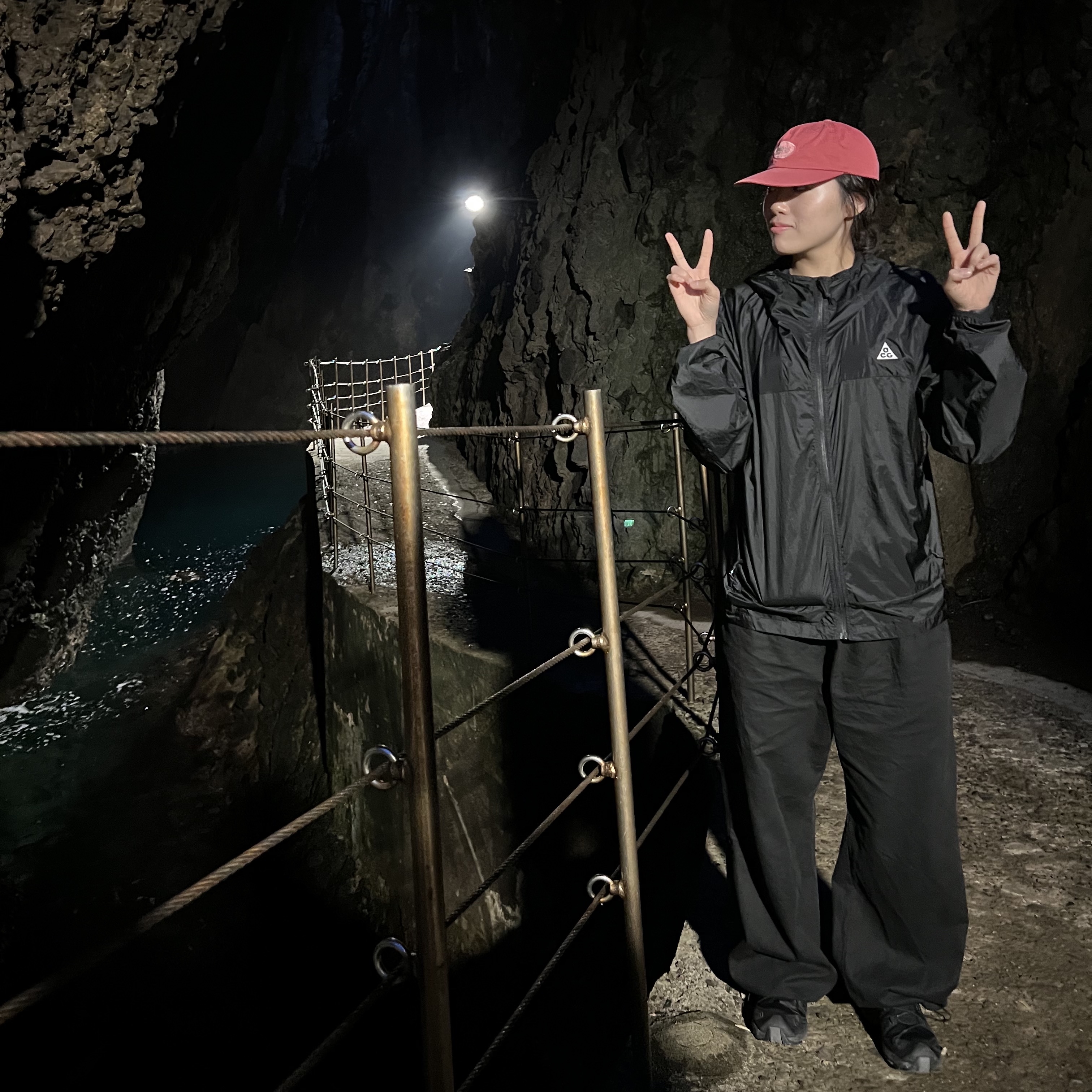 Nike ACG Cinder Cone Windproof Jacket Black Anthracite - US/EU 착용 스타일