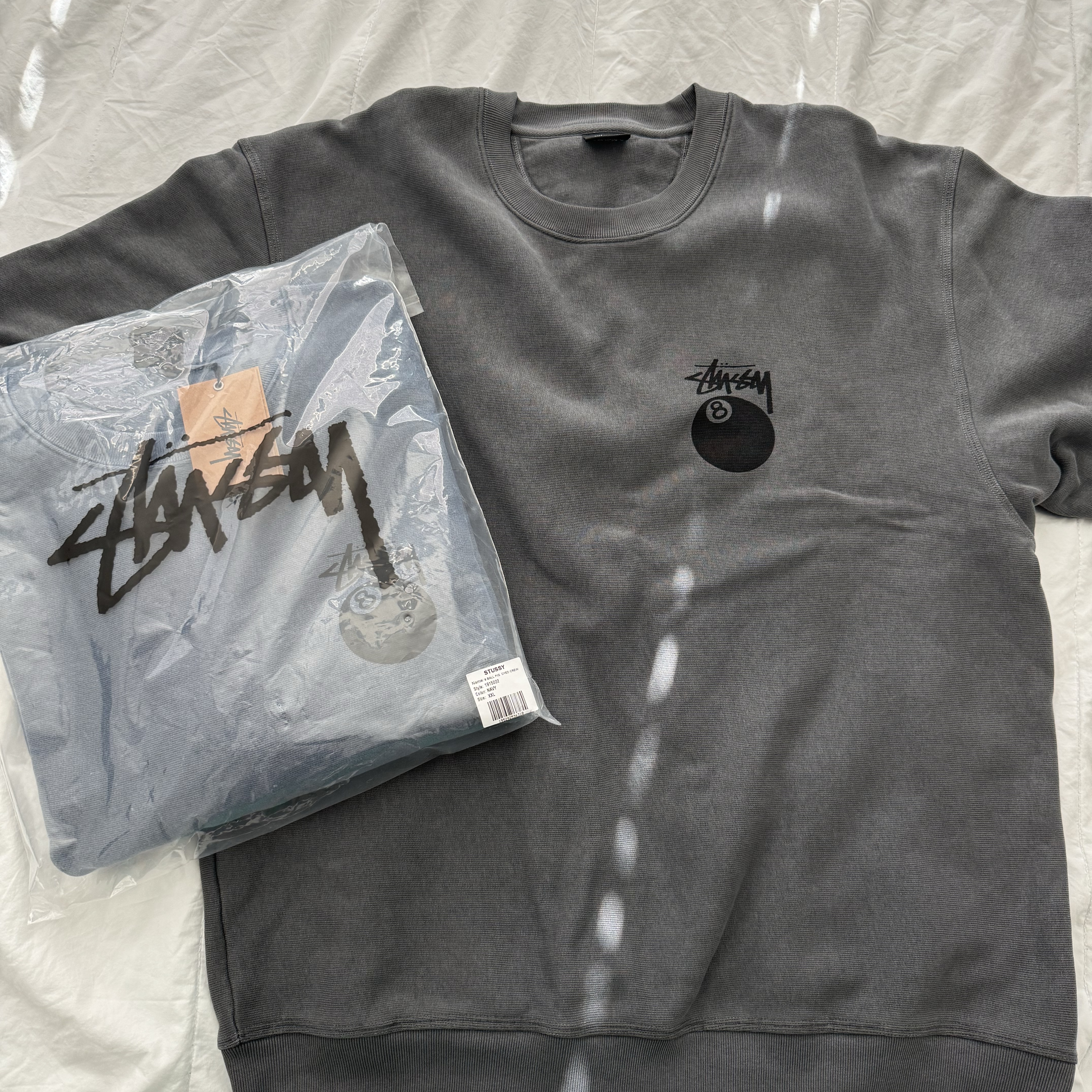 Stussy 8 Ball Crew Pigment Dyed Black, Stussy 8 Ball Crew Pigment Dyed Navy 착용 스타일 - 1