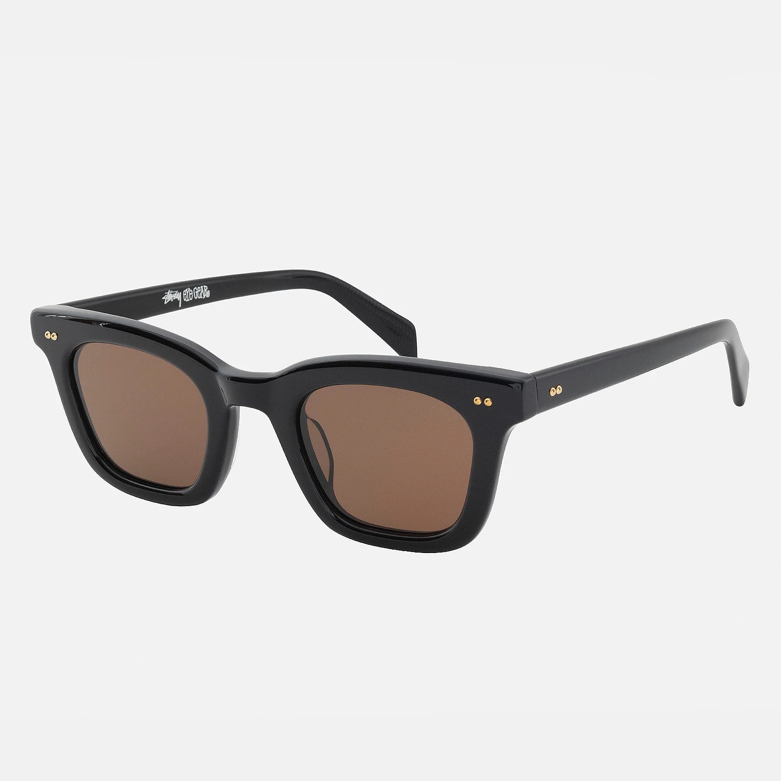 Stussy Ace Sunglasses Black Brown Lens 착용 스타일 - 4