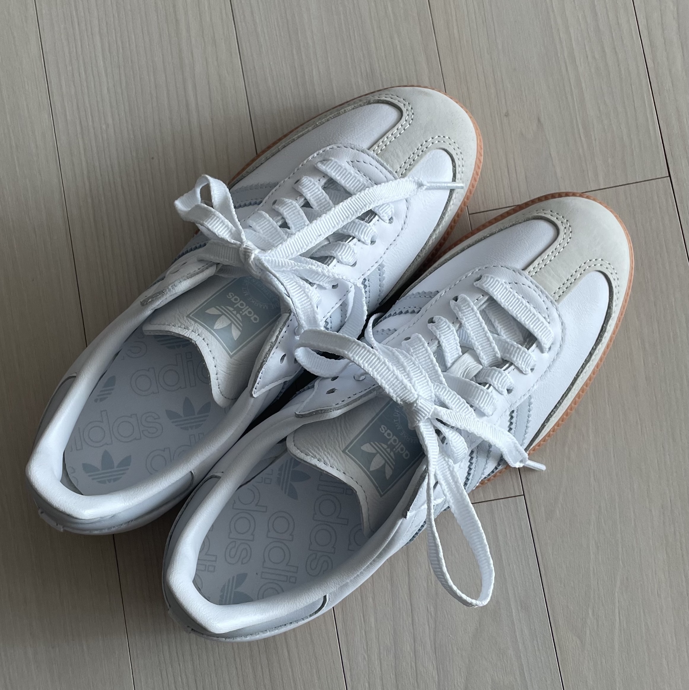 (W) Adidas Samba OG Cloud White Halo Blue 착용 스타일 - 2