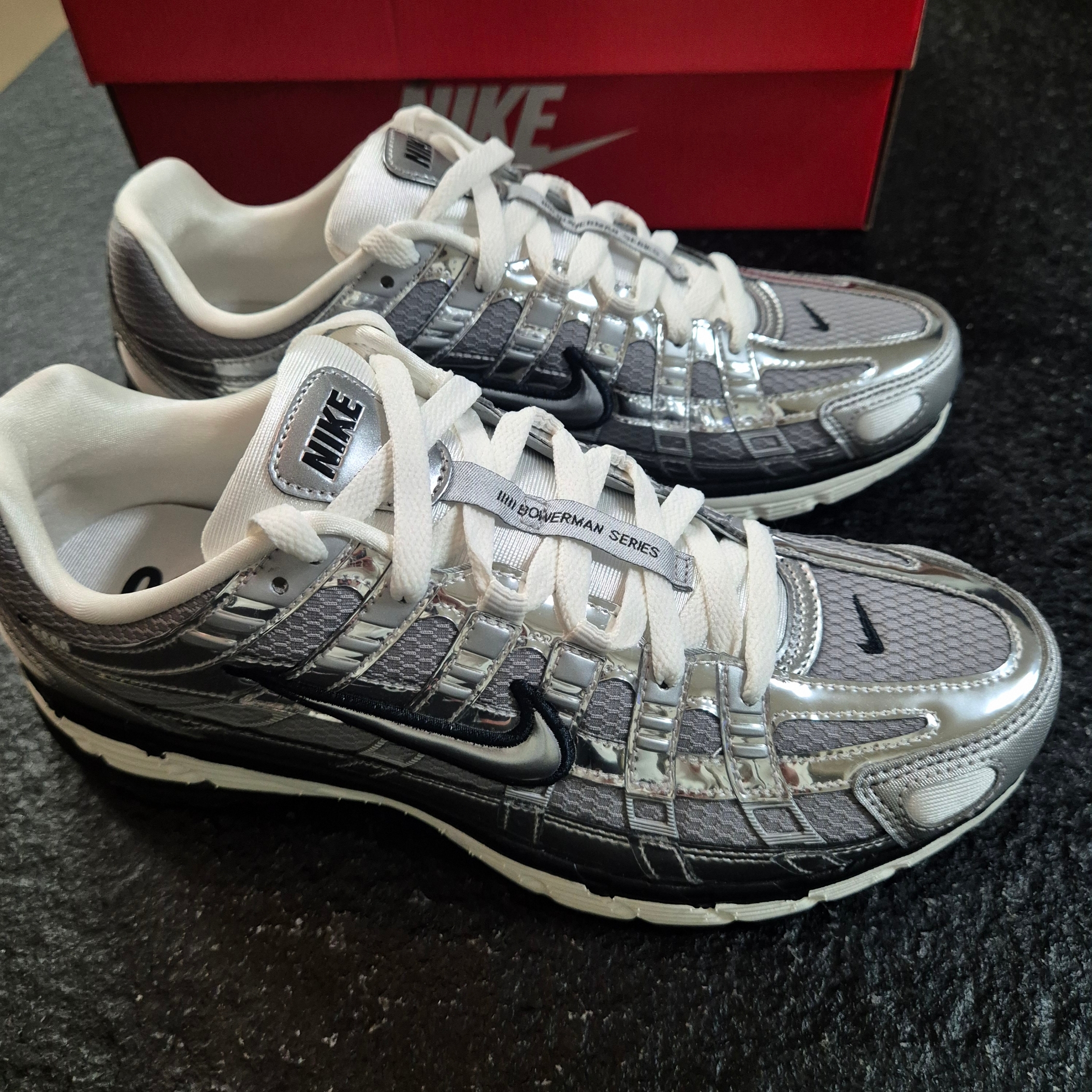 Nike P-6000 Metallic Silver 착용 스타일 - 1