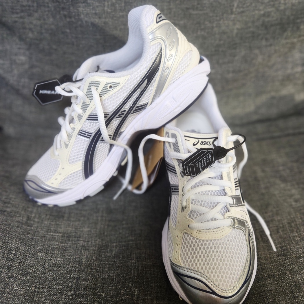 (W) Asics Gel-Kayano 14 White Midnight 착용 스타일 - 2