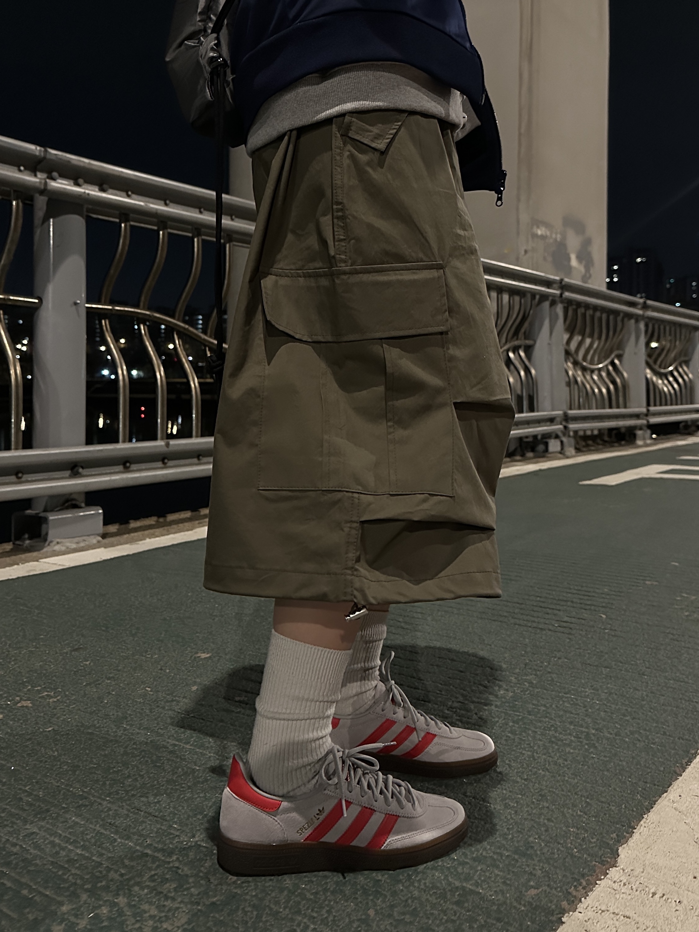 Adidas Originals Beckenbauer Track Jacket Night Indigo - KR Sizing, Adidas Spezial Handball Grey Hi-Res Red 착용 스타일 - 3