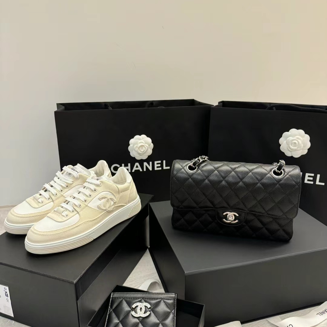 (W) Chanel Sneakers Cotton & Light Beige White 착용 스타일