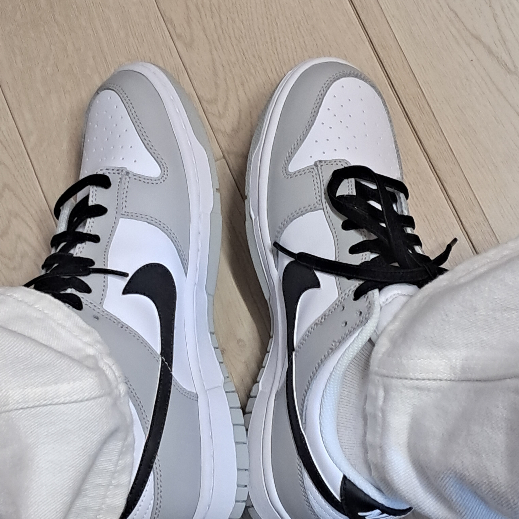 Nike Dunk Low Retro SE Jackpot Grey Fog 착용 스타일