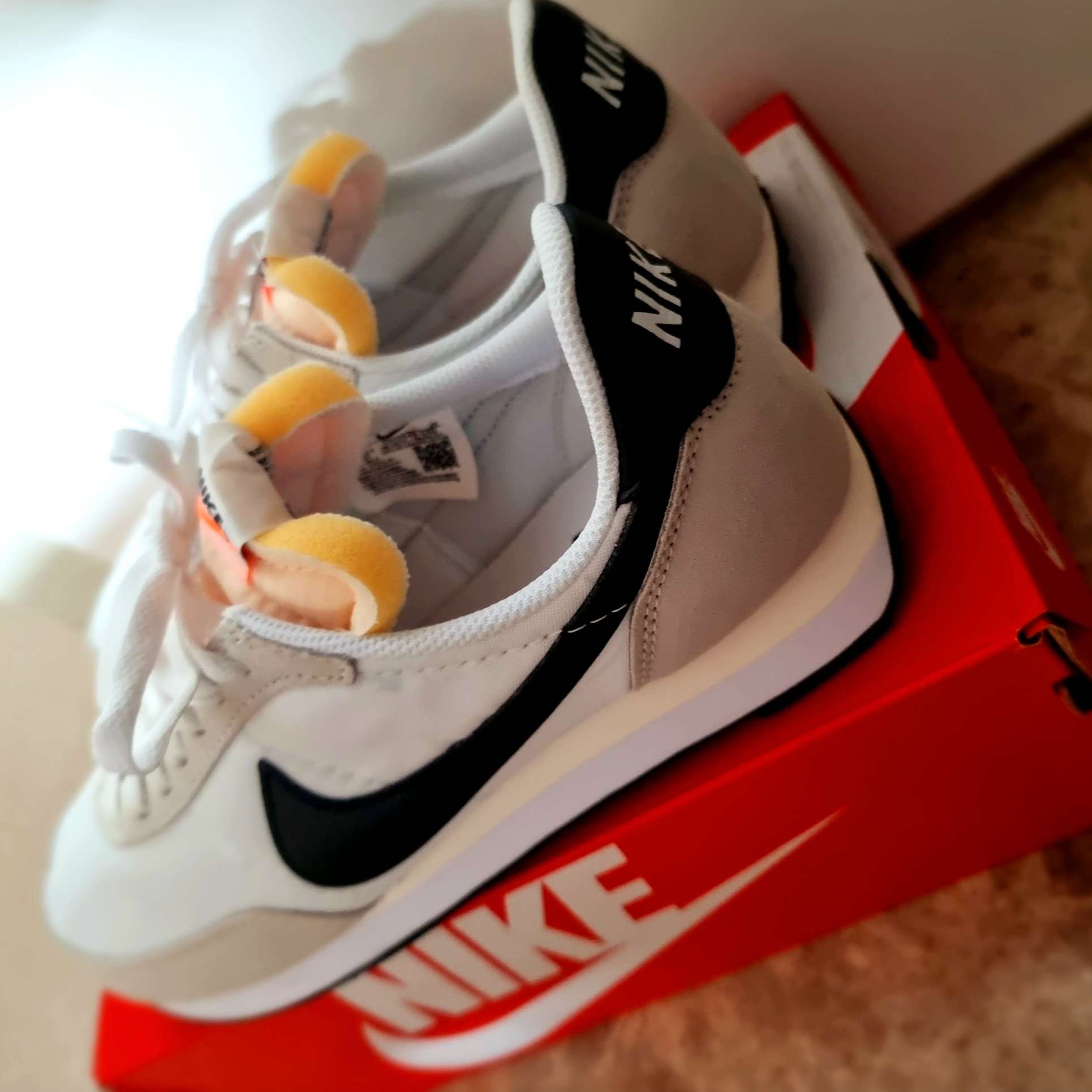 Nike Waffle Trainer 2 Black Sail 착용 스타일 - 2