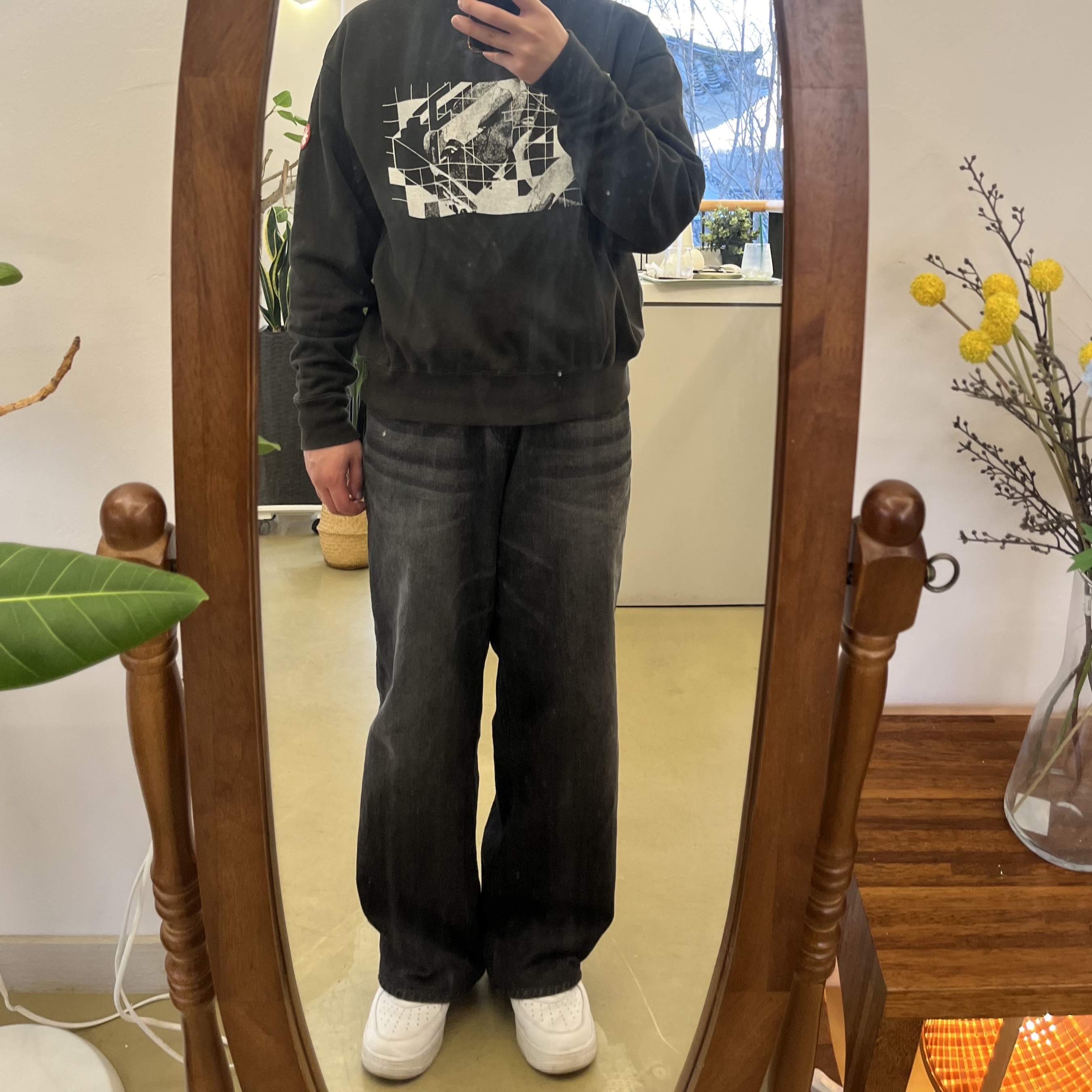 Nike x Supreme Air Force 1 Low White, Cav Empt Washed Dimensions Crewneck Black - 24SS 착용 스타일