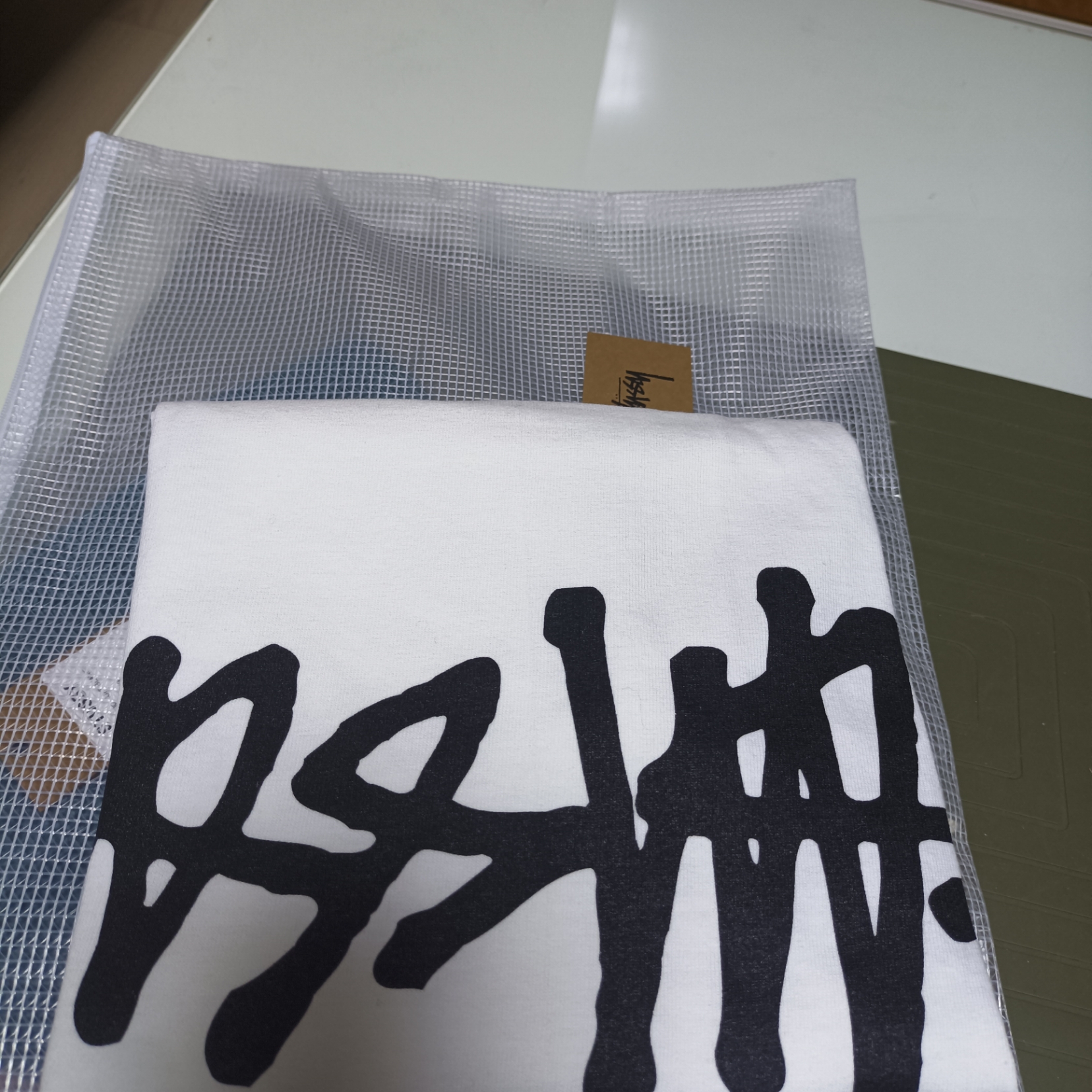 Stussy Basic Stussy T-Shirt White 2024, 2025 착용 스타일 - 2