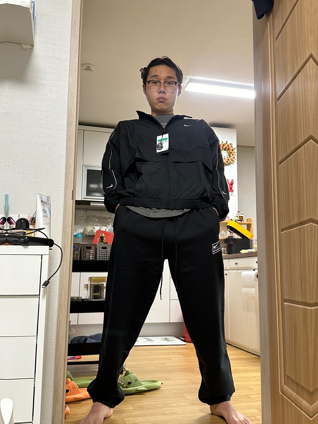 Nike NSW Solo Swoosh Woven Track Jacket Black - Asia, Nike x Stussy NRG Washed Fleece Pants Black (DO5296-010) 착용 스타일