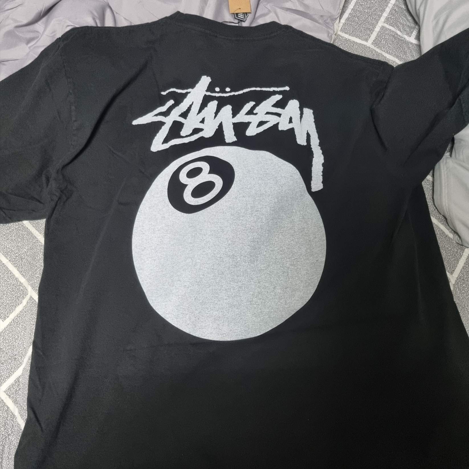Stussy 8 Ball Pigment Dyed T-Shirt Black 착용 스타일