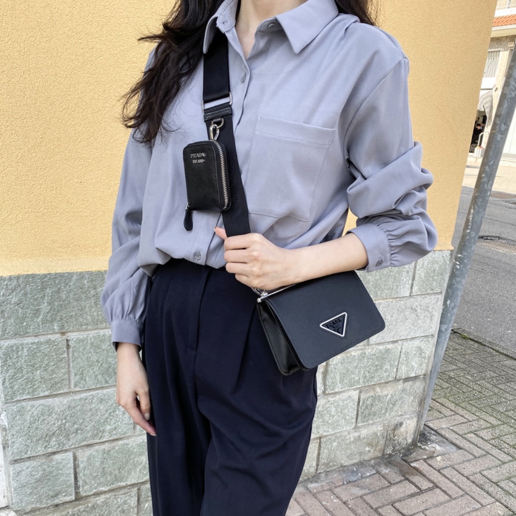 Prada Saffiano Leather Mini Zipped Pouch Shoulder Bag Black 착용 스타일