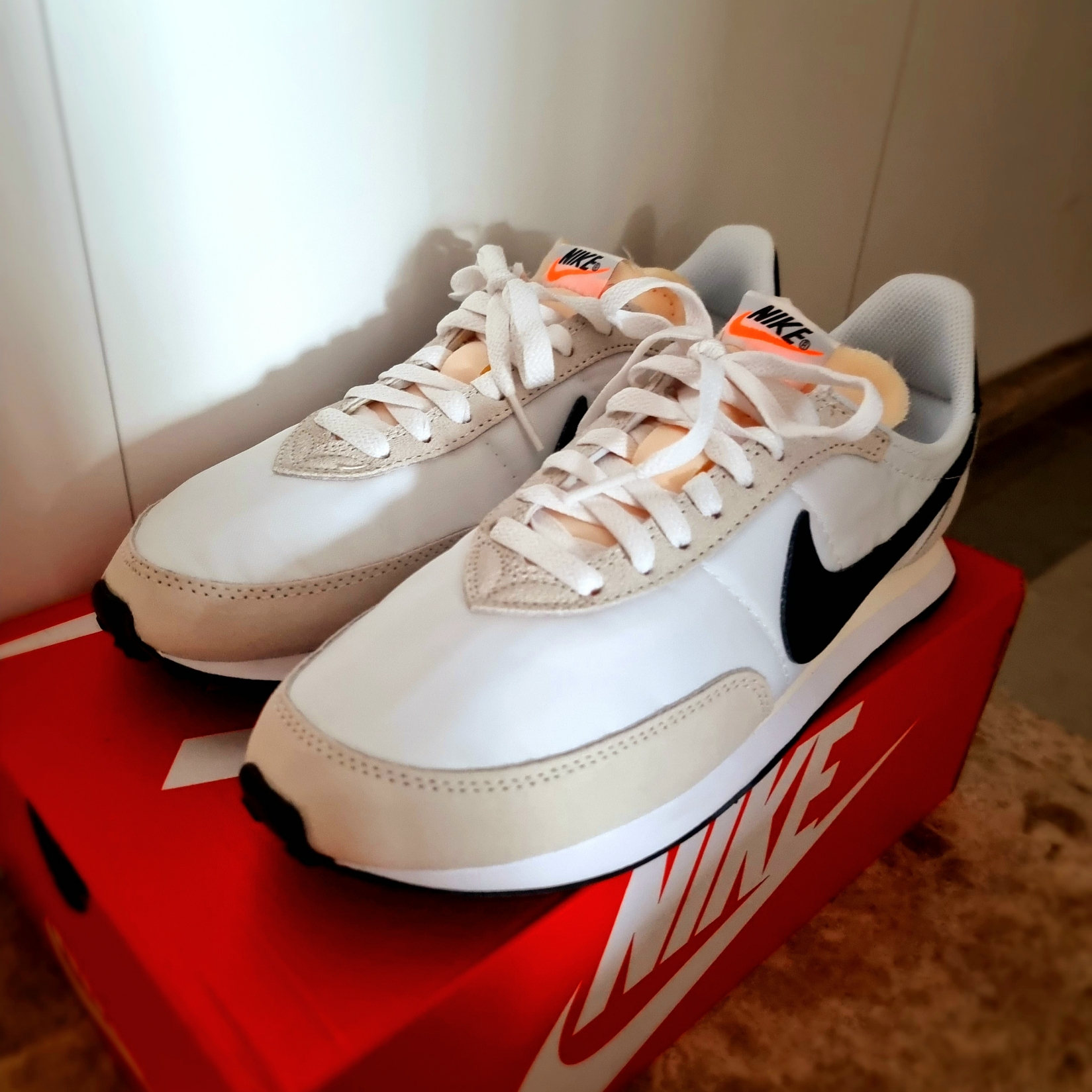 Nike Waffle Trainer 2 Black Sail 착용 스타일 - 1