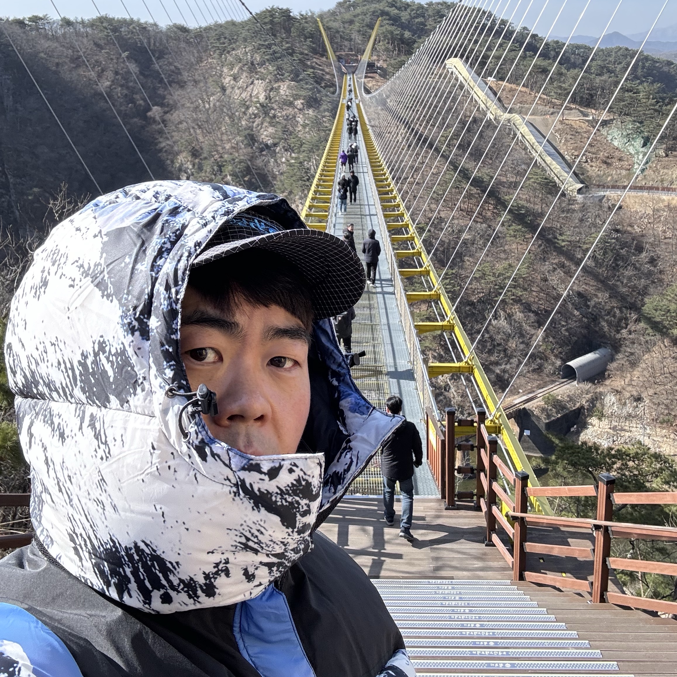 Nike x Off-White NRG Hat Black, Supreme x The North Face Mountain Baltoro Jacket Blue White - 17FW 착용 스타일 - 2