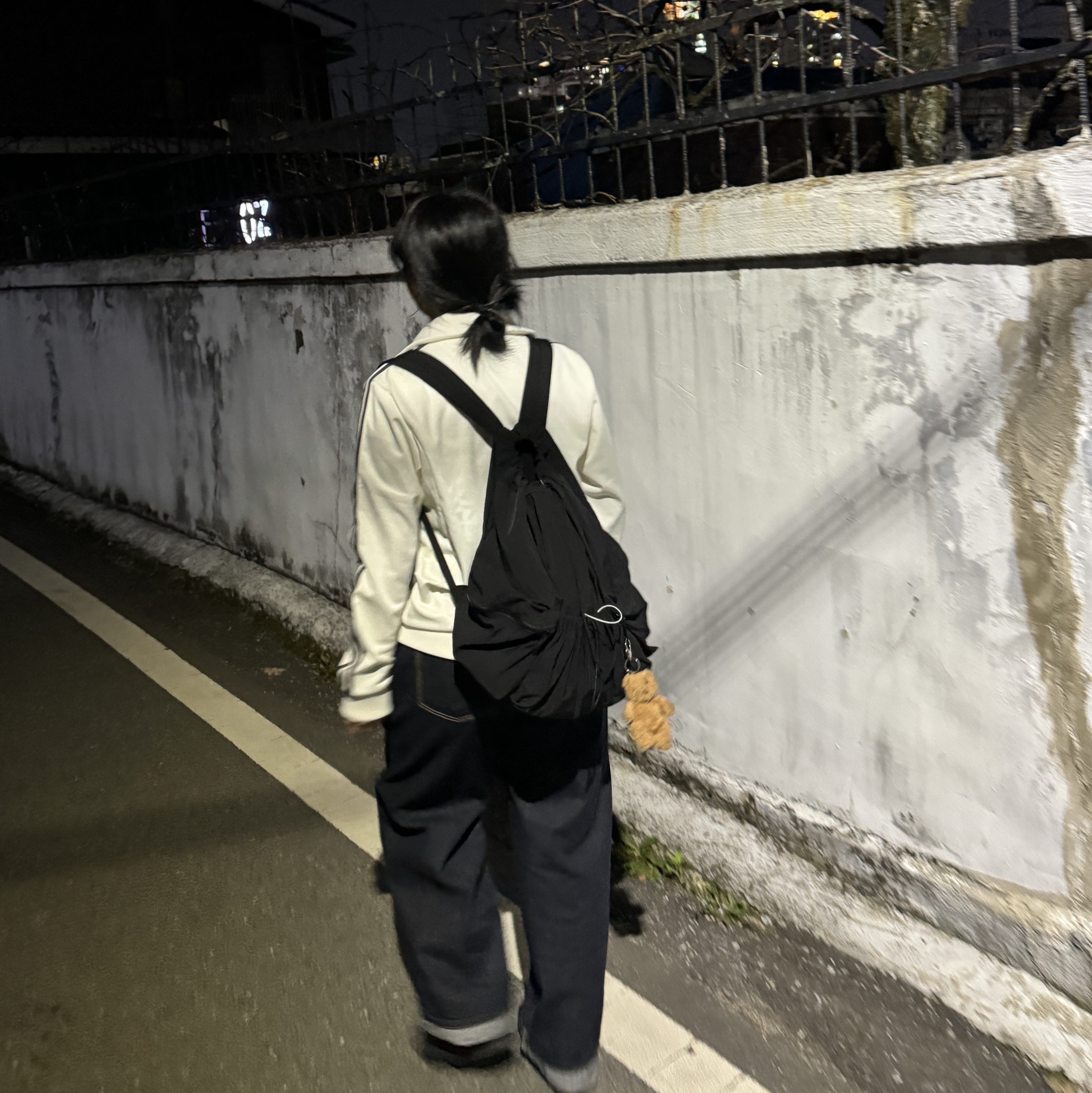 Adidas German Beckenbauer Track Top Off White - KR Sizing, (W) Nike Air Force 1 '07 Low Triple Black 착용 스타일 - 3