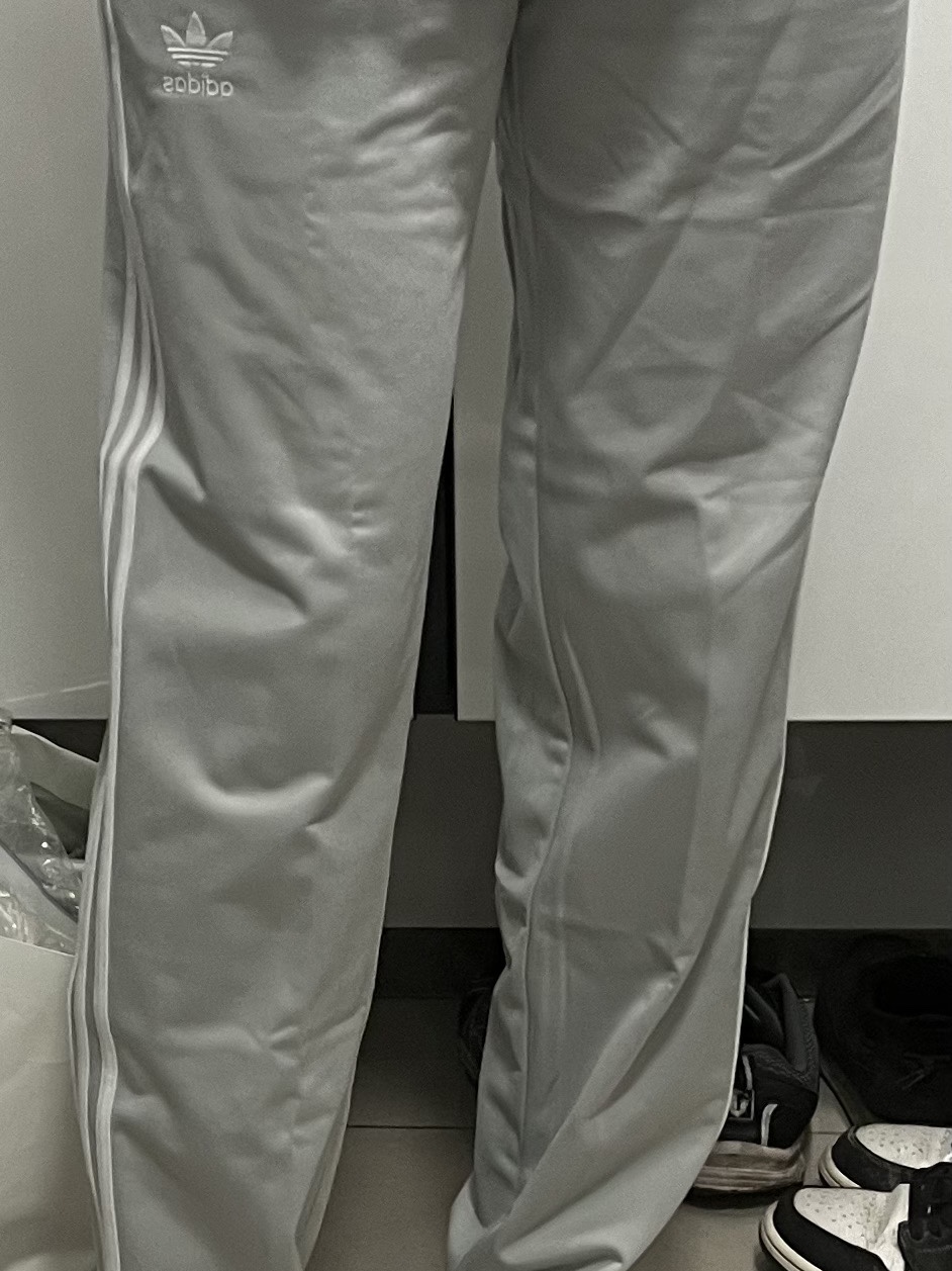 Adidas Adicolor Classic Firebird Track Pants Grey Two - KR Sizing 착용 스타일 - 2