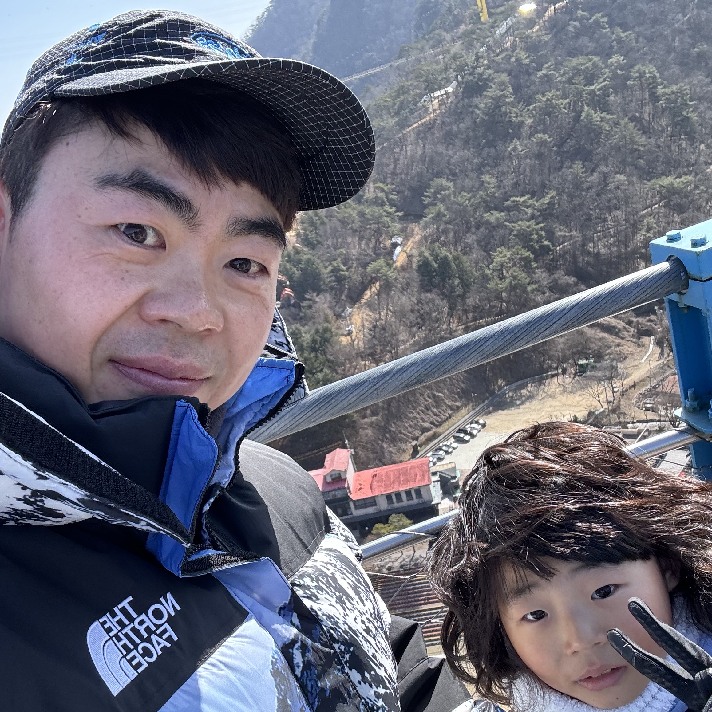 Nike x Off-White NRG Hat Black, Supreme x The North Face Mountain Baltoro Jacket Blue White - 17FW 착용 스타일 - 1