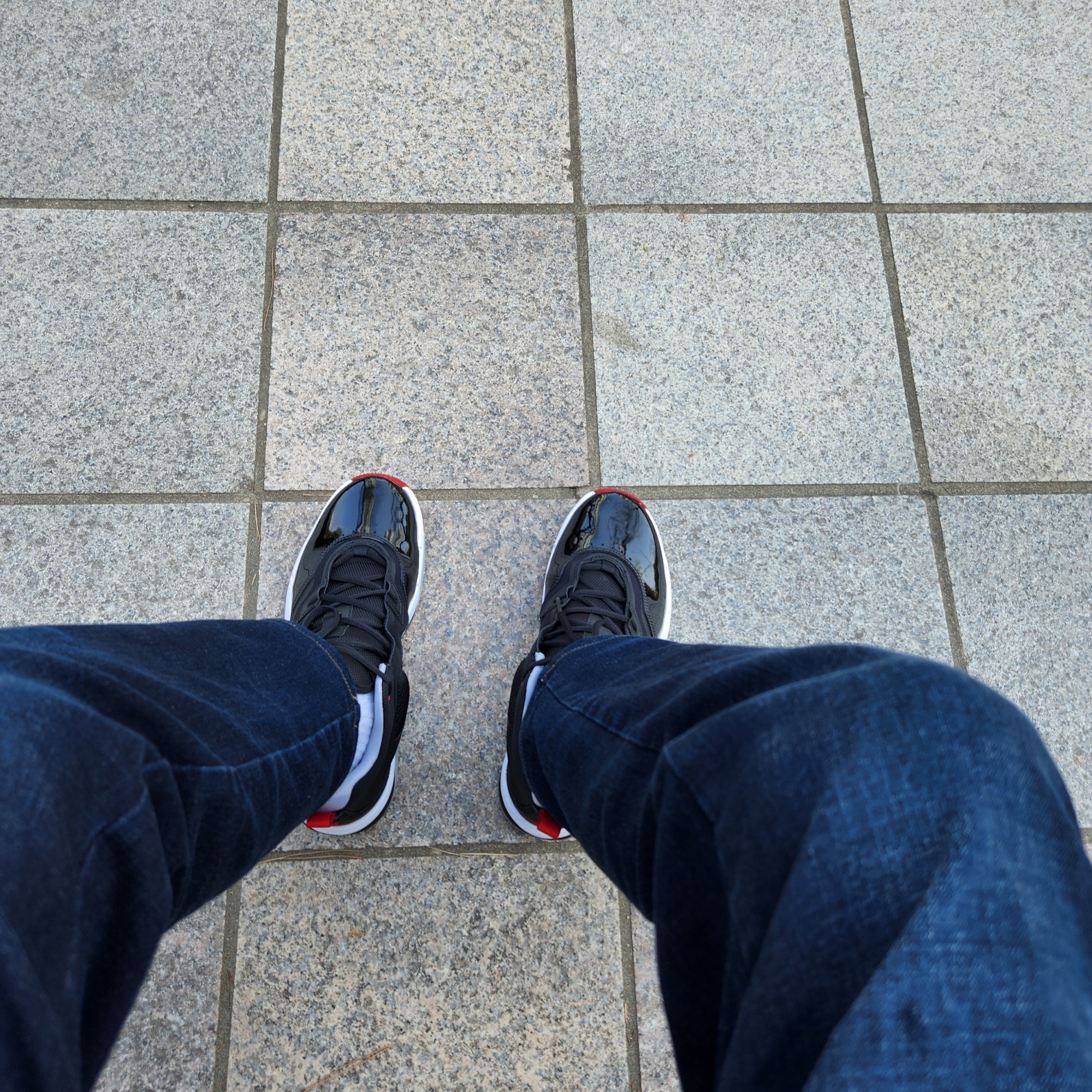 Jordan Stay Royal 3 Black Varsity Red 착용 스타일 - 1