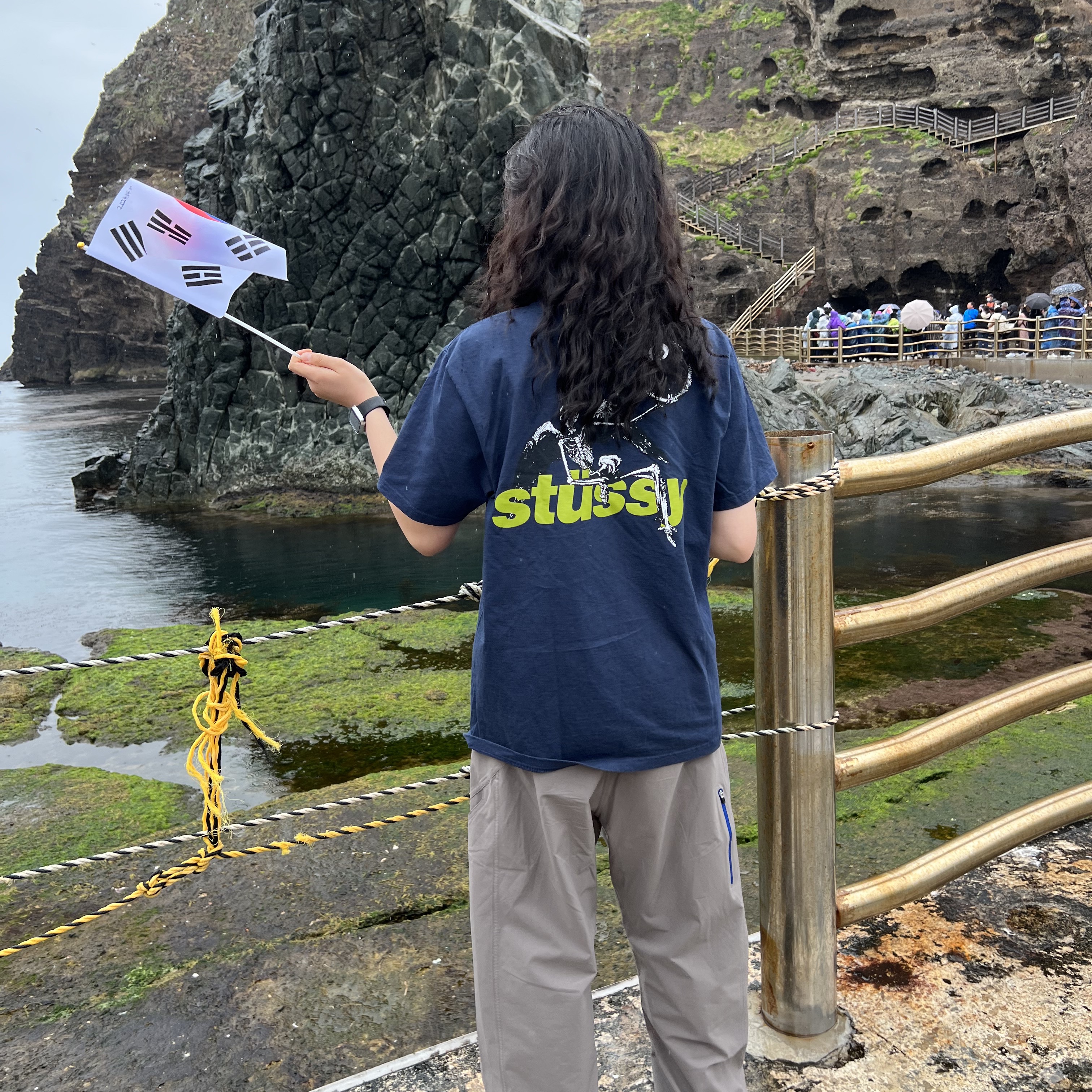 Stussy Apocalypse T-Shirt Navy 착용 스타일 - 2