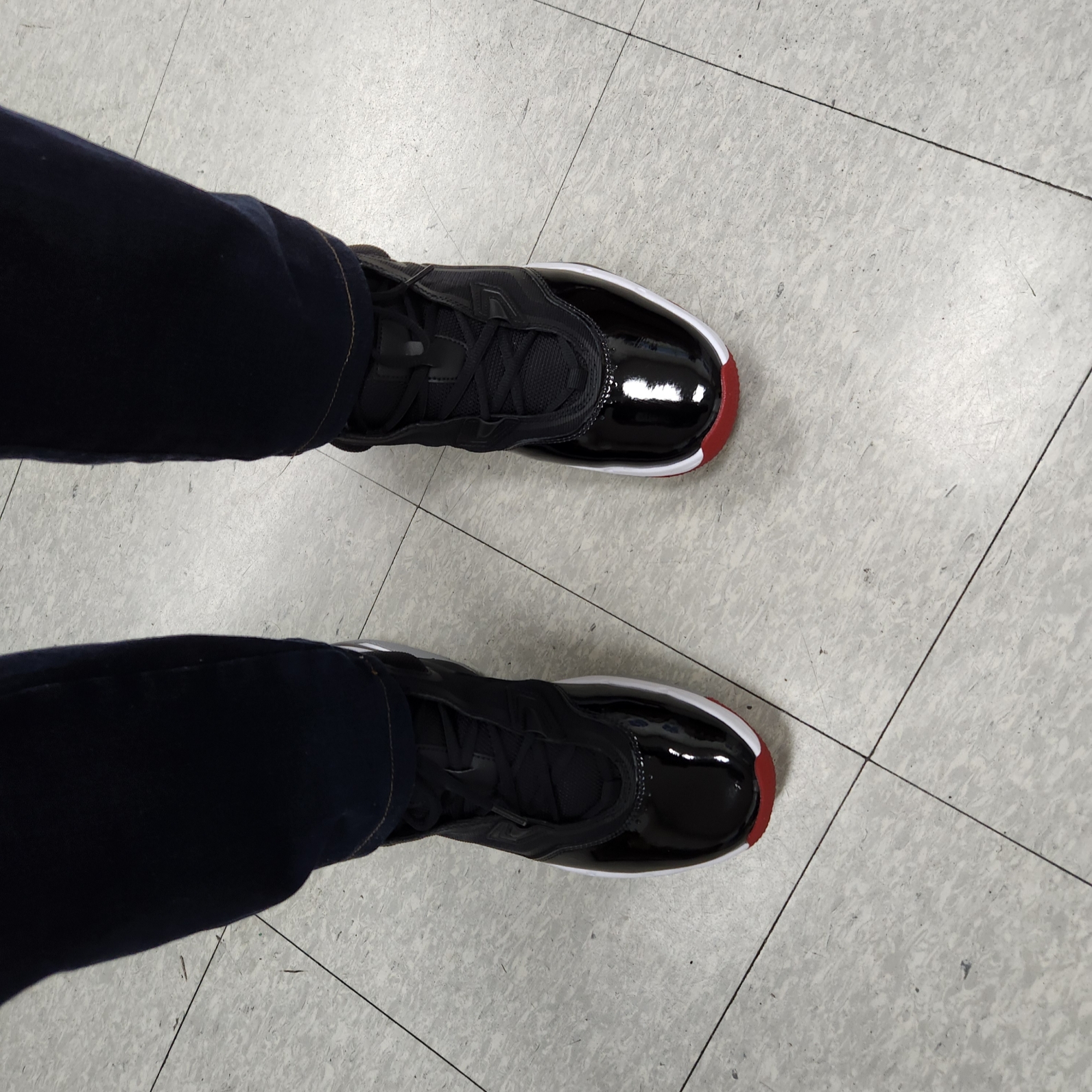 Jordan Stay Royal 3 Black Varsity Red 착용 스타일 - 1