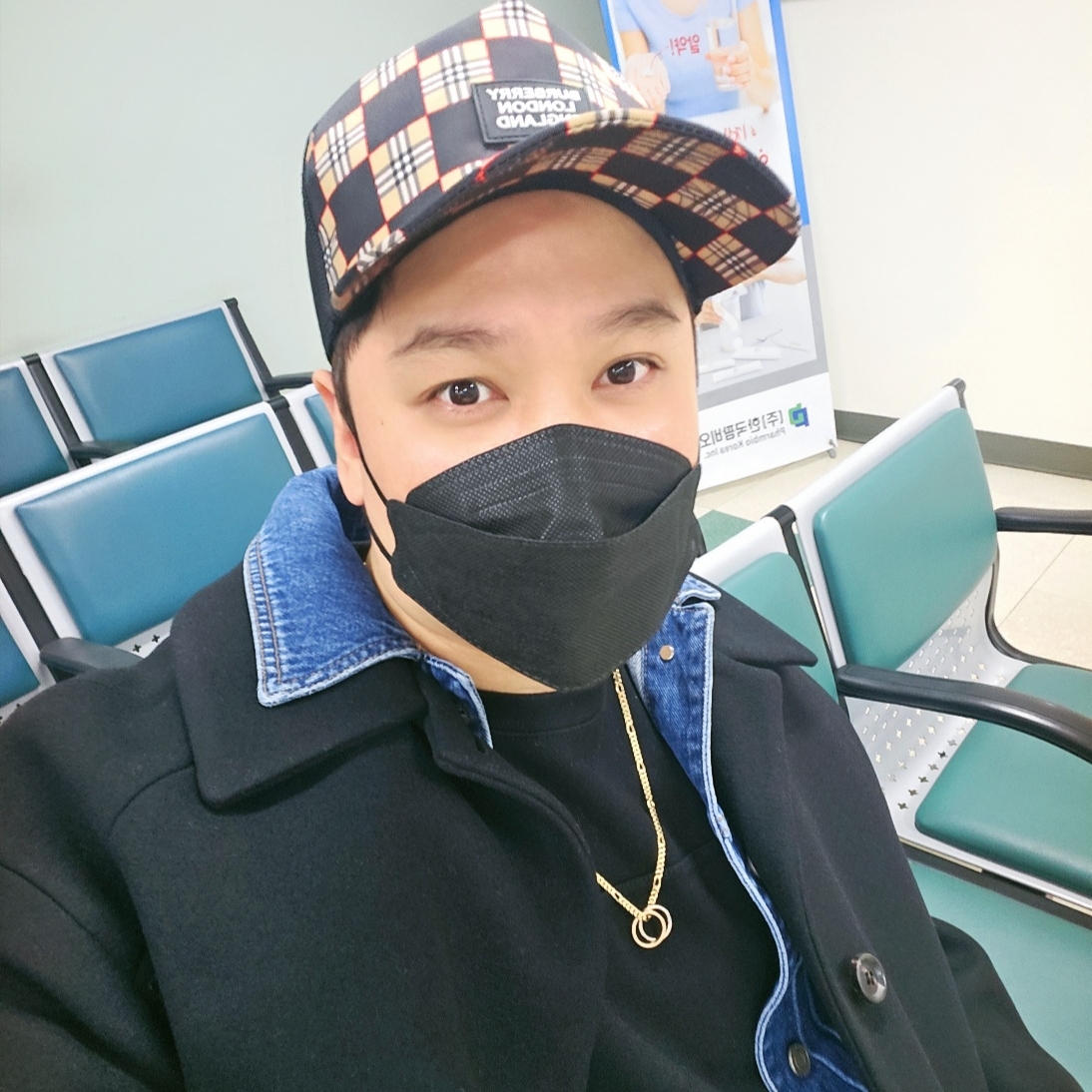 Burberry Check and Mesh Cap Archive Beige 착용 스타일