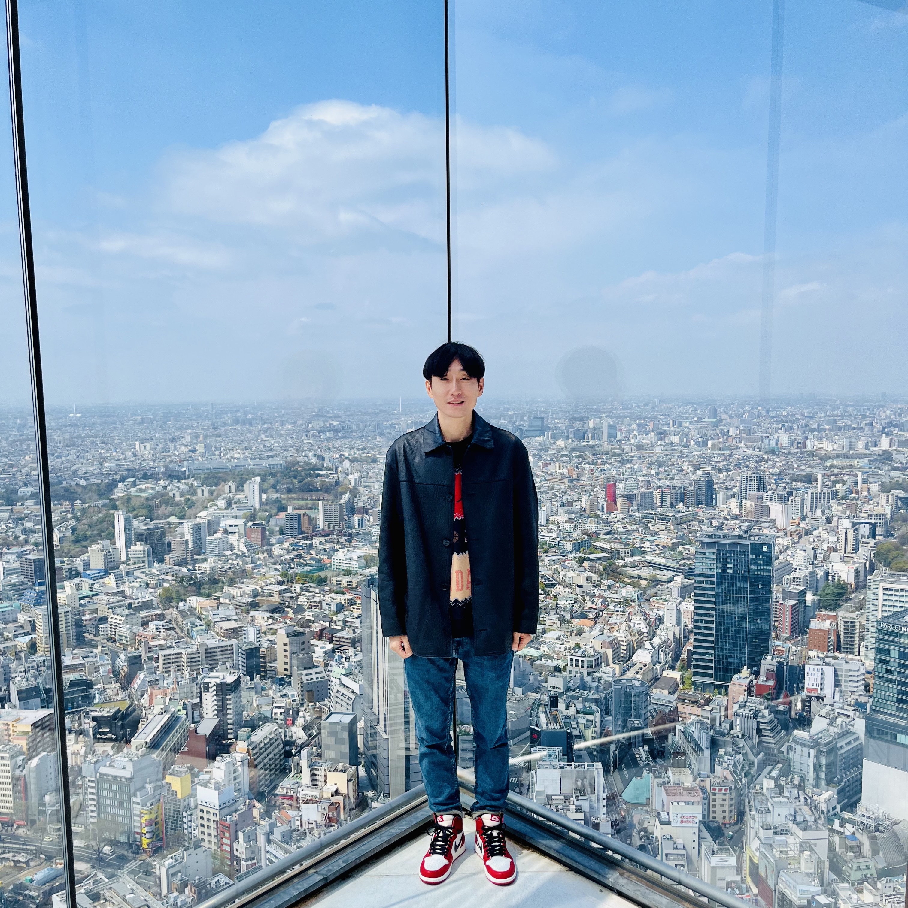 Jordan 1 Retro High OG Chicago 2022, Jordan Essentials Holiday Fleece Crewneck Sweatshirt Gym Red Black - Asia 착용 스타일