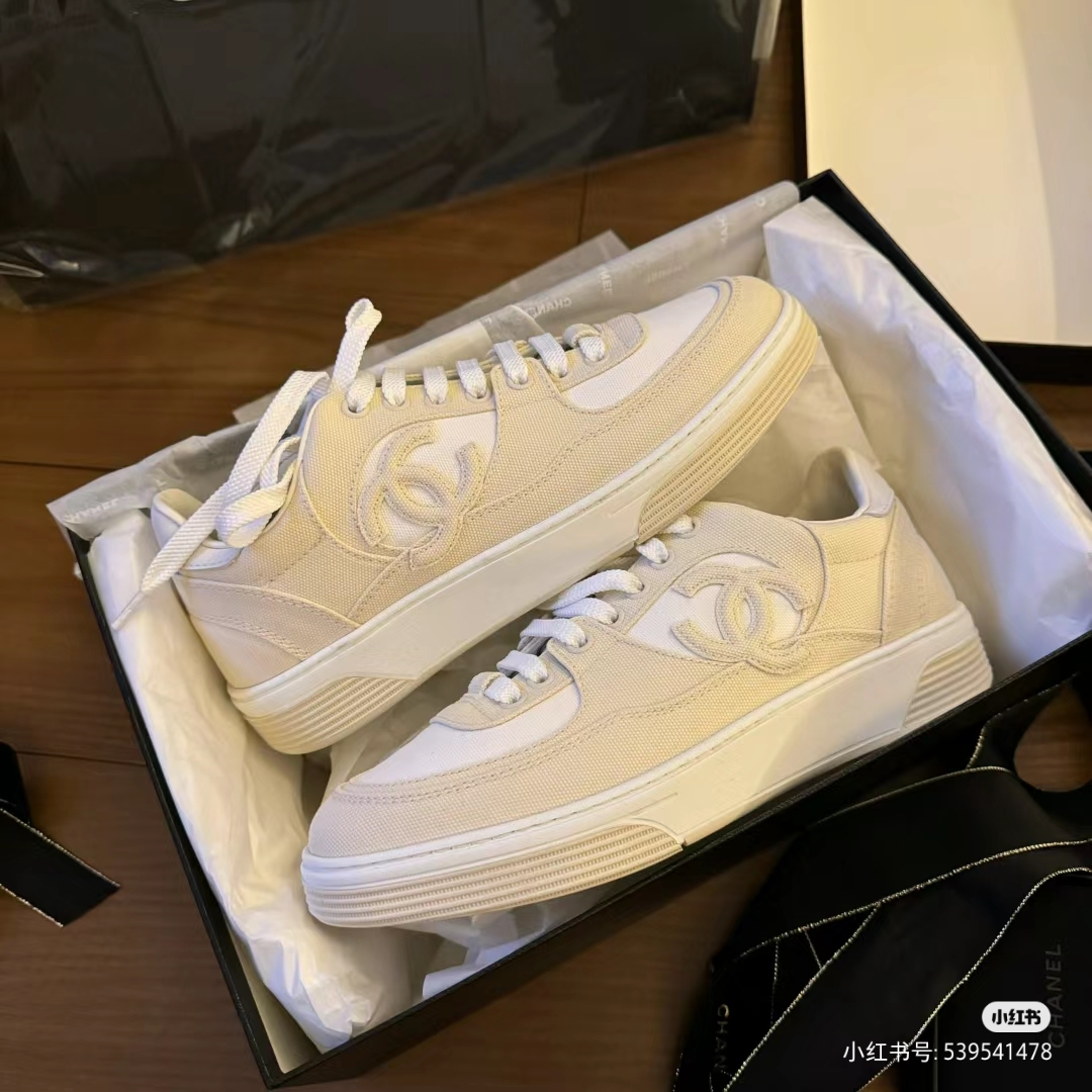 (W) Chanel Sneakers Cotton & Light Beige White 착용 스타일