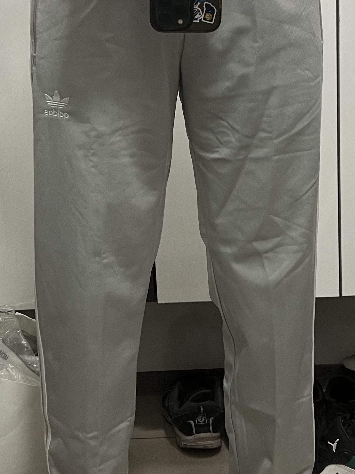 Adidas Adicolor Classic Firebird Track Pants Grey Two - KR Sizing 착용 스타일 - 1