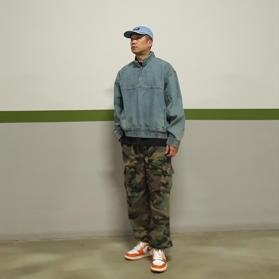 (W) Jordan 1 Retro High OG Starfish, Supreme Punched Denim Camp Cap Washed Indigo - 23FW 착용 스타일 - 2