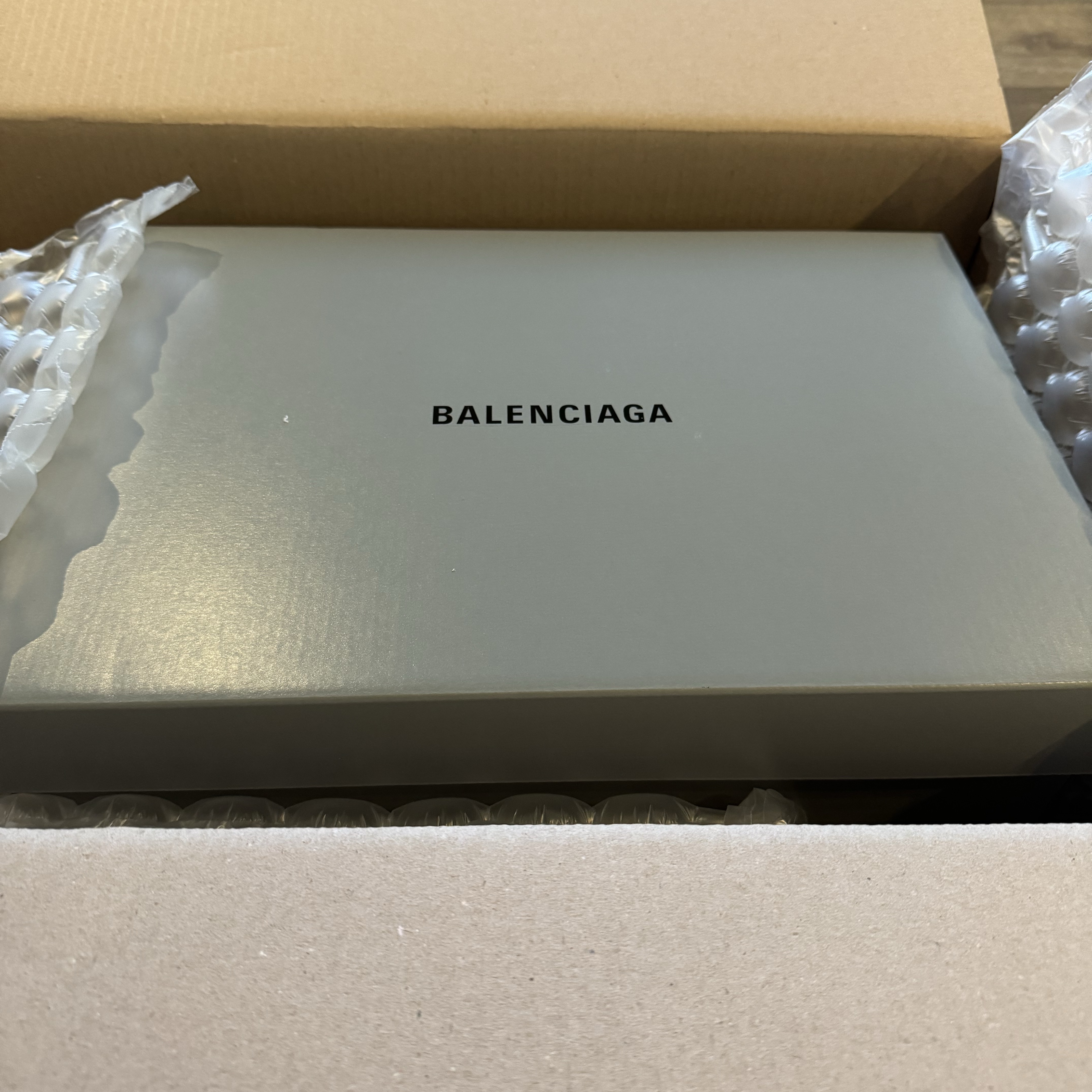Balenciaga 3XL Sneakers Light Beige 착용 스타일 - 1