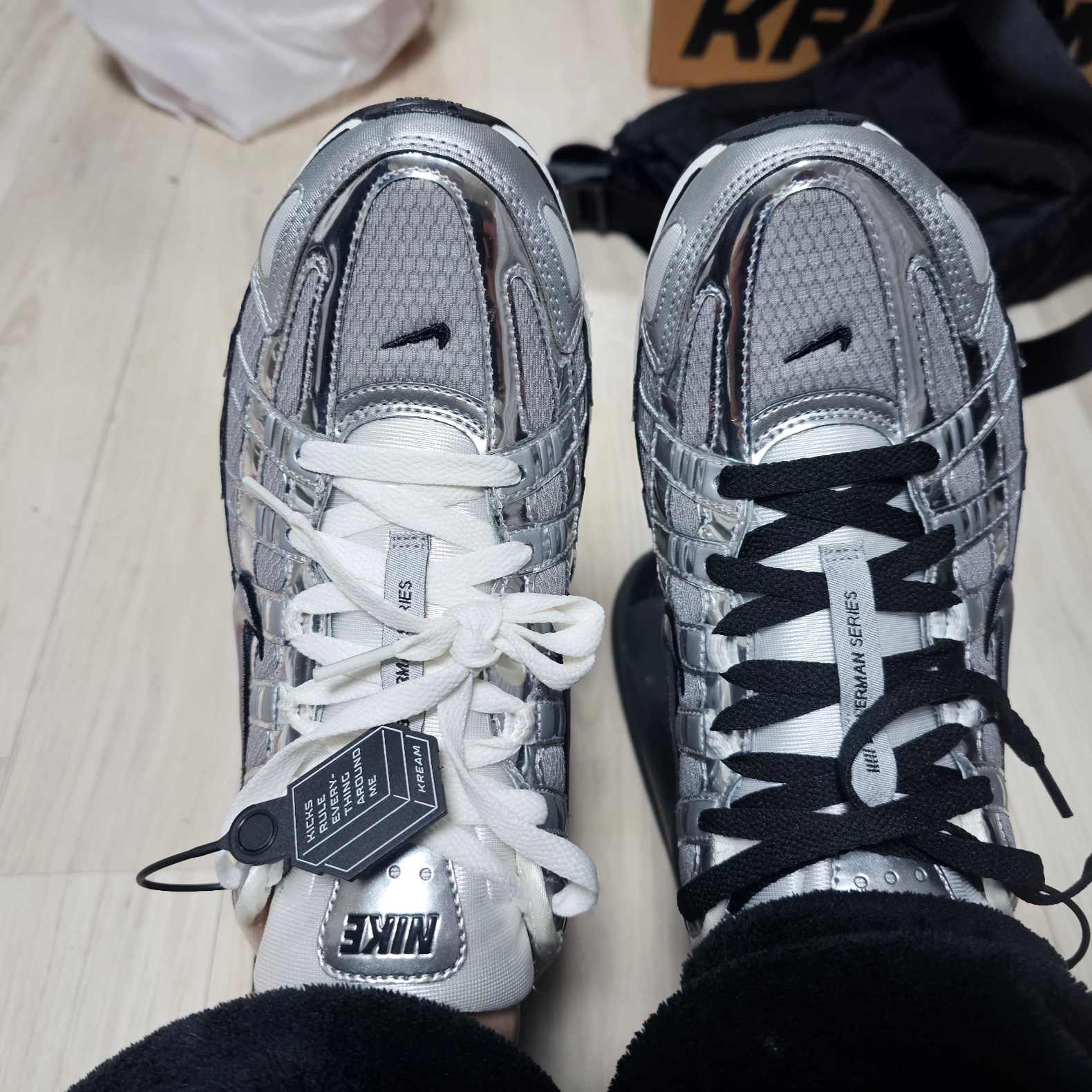 Nike P-6000 Metallic Silver 착용 스타일 - 1