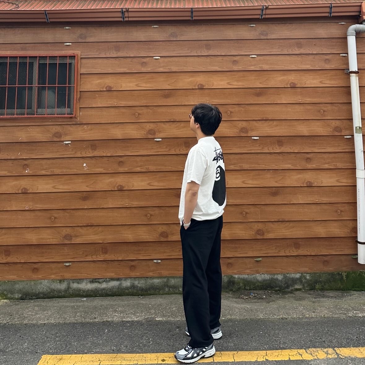 Stussy 8 Ball Pigment Dyed T-Shirt Natural, Asics Gel-Venture 6 SPS Glacier Grey 착용 스타일
