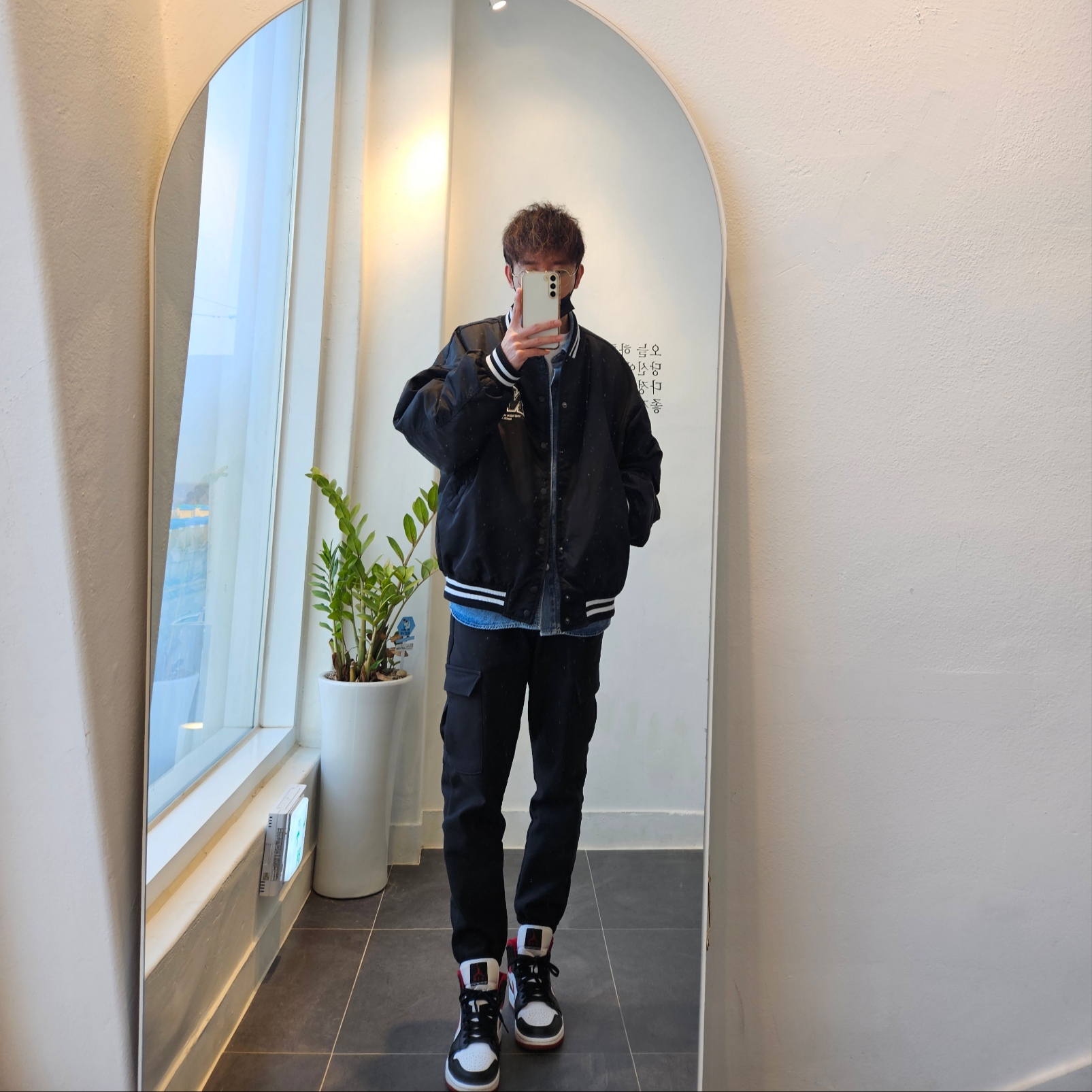 Jordan 1 Mid Gym Red Black White 착용 스타일