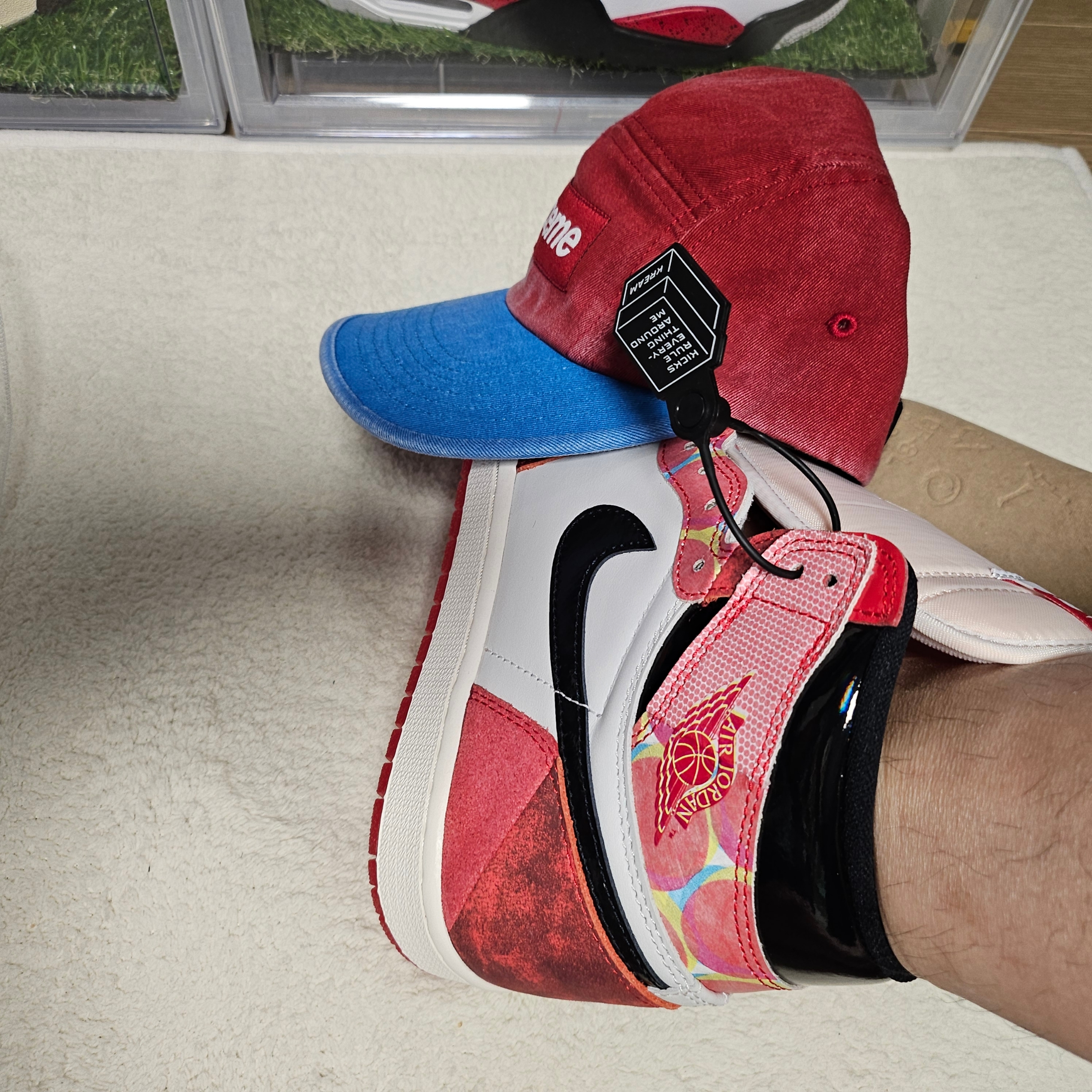 Supreme Pigment 2-Tone Camp Cap Red - 24SS, Jordan 1 Retro High Spider-Man Next Chapter 착용 스타일