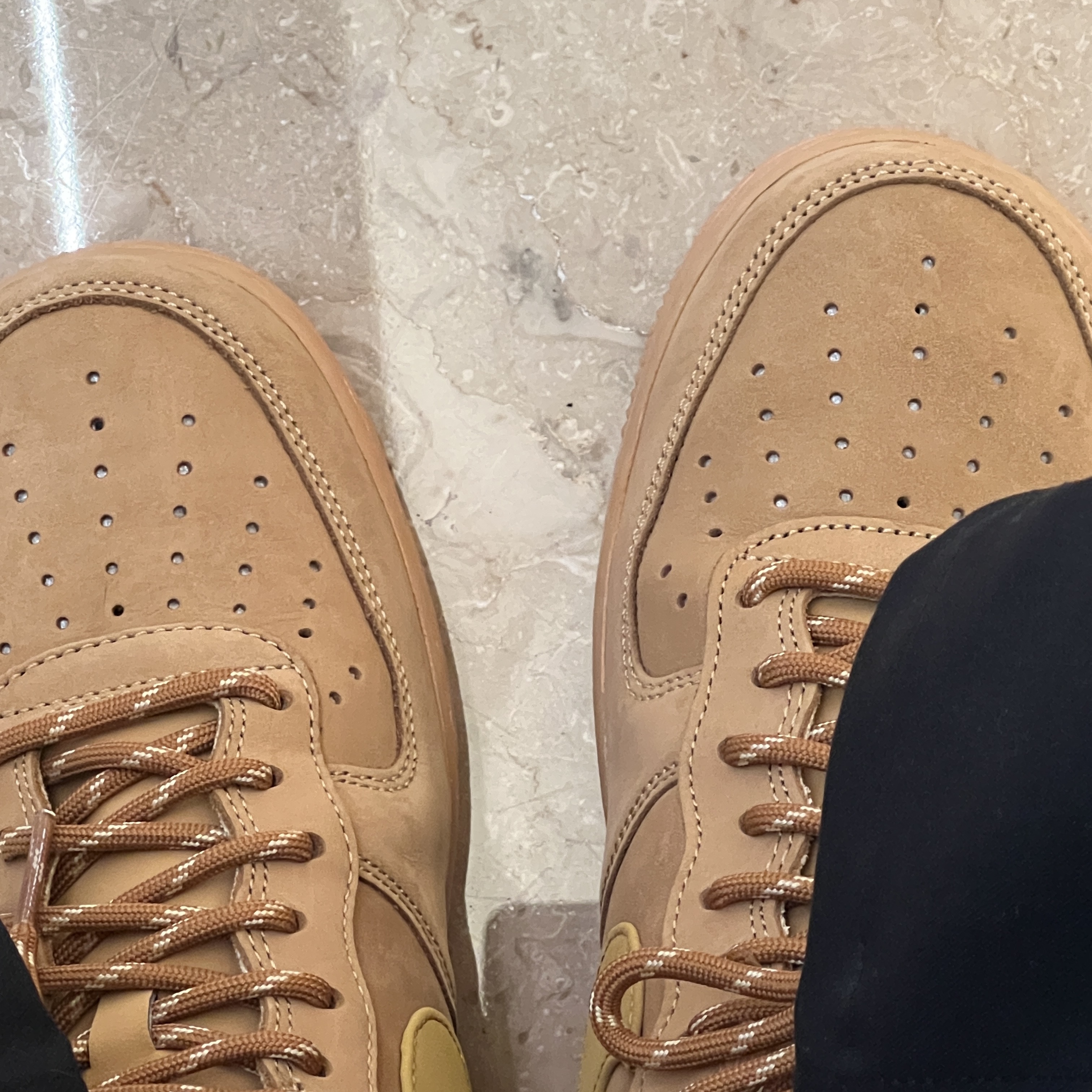 Nike Air Force 1 '07 WB Flax 착용 스타일