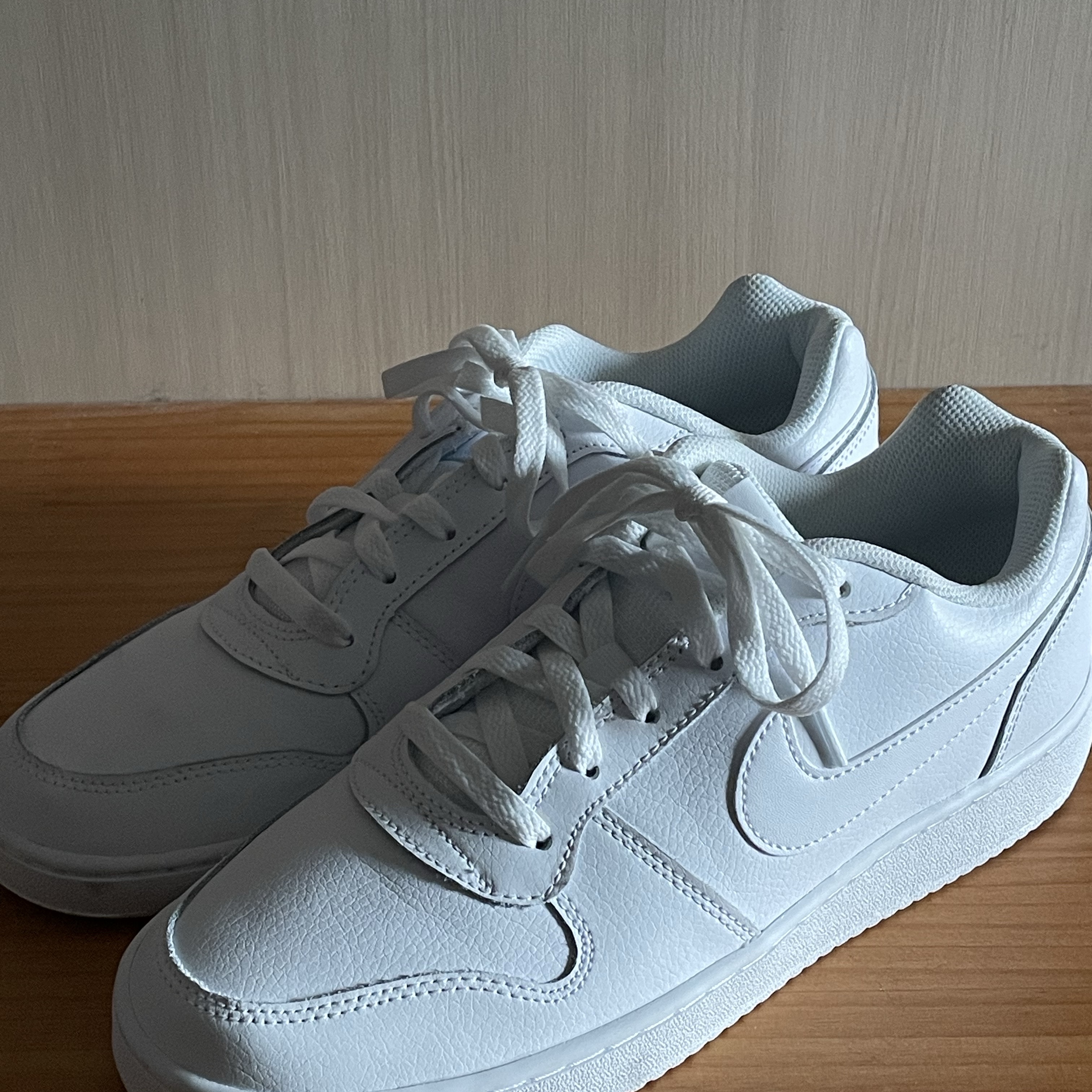Nike Ebernon Low Triple White 착용 스타일