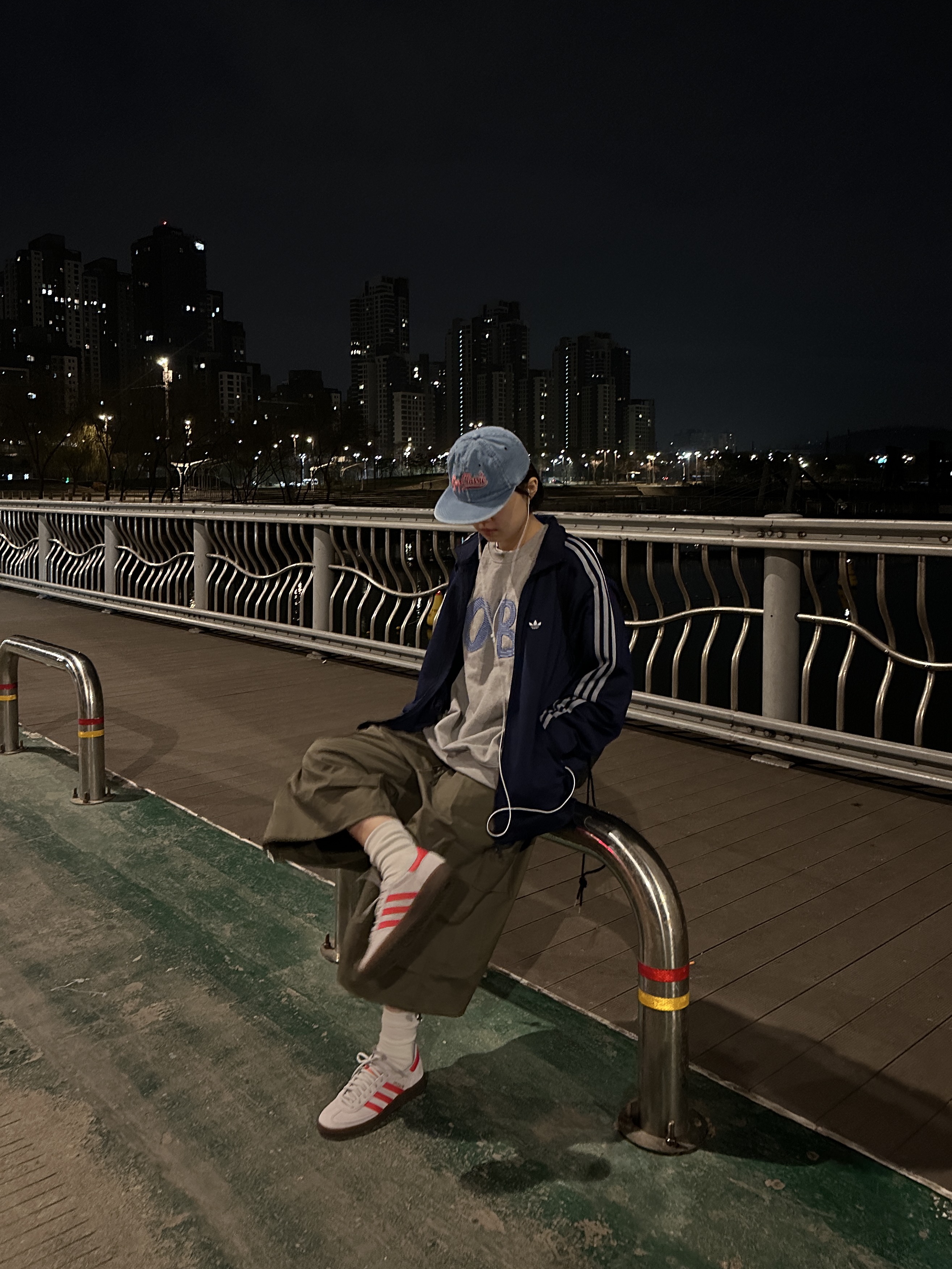 Adidas Originals Beckenbauer Track Jacket Night Indigo - KR Sizing, Adidas Spezial Handball Grey Hi-Res Red 착용 스타일 - 2