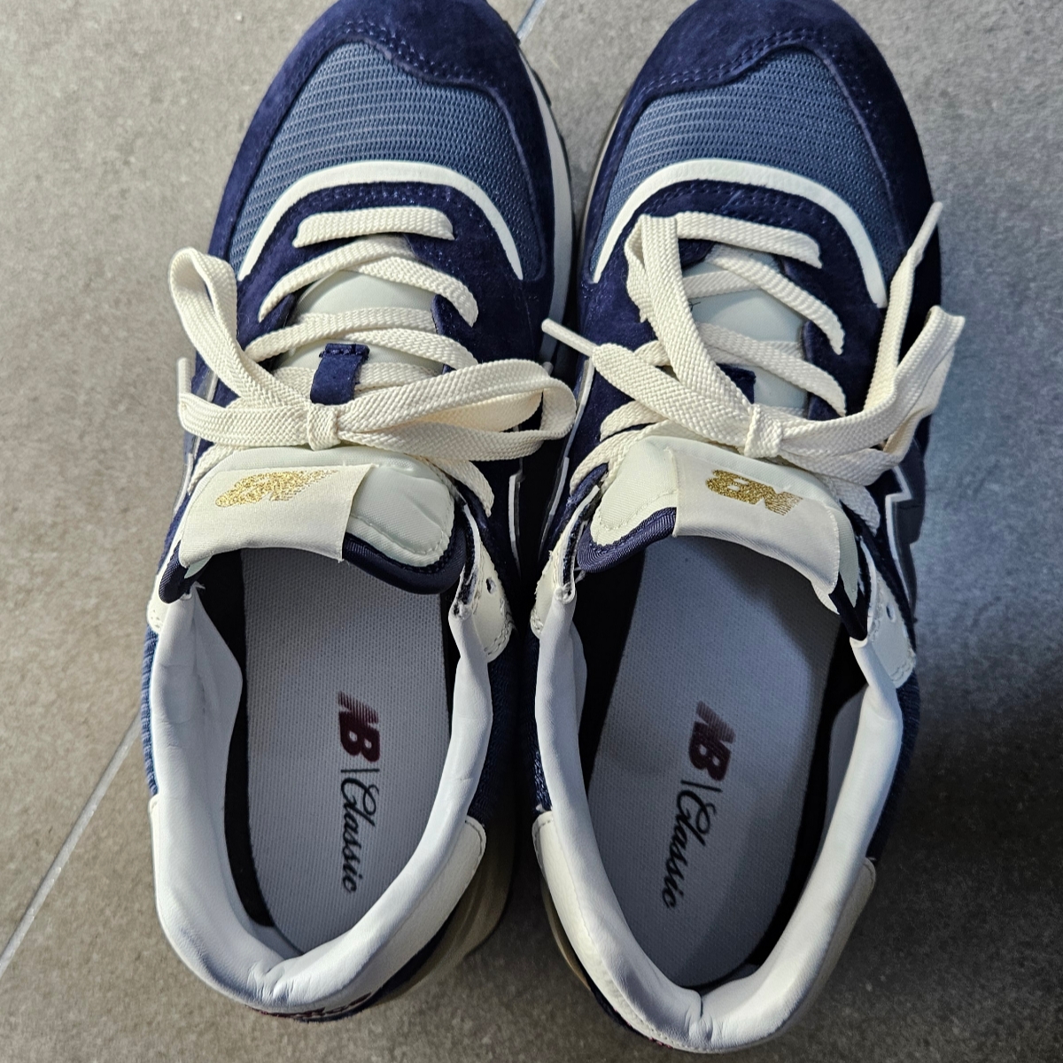 New Balance 574 Legacy Navy 착용 스타일