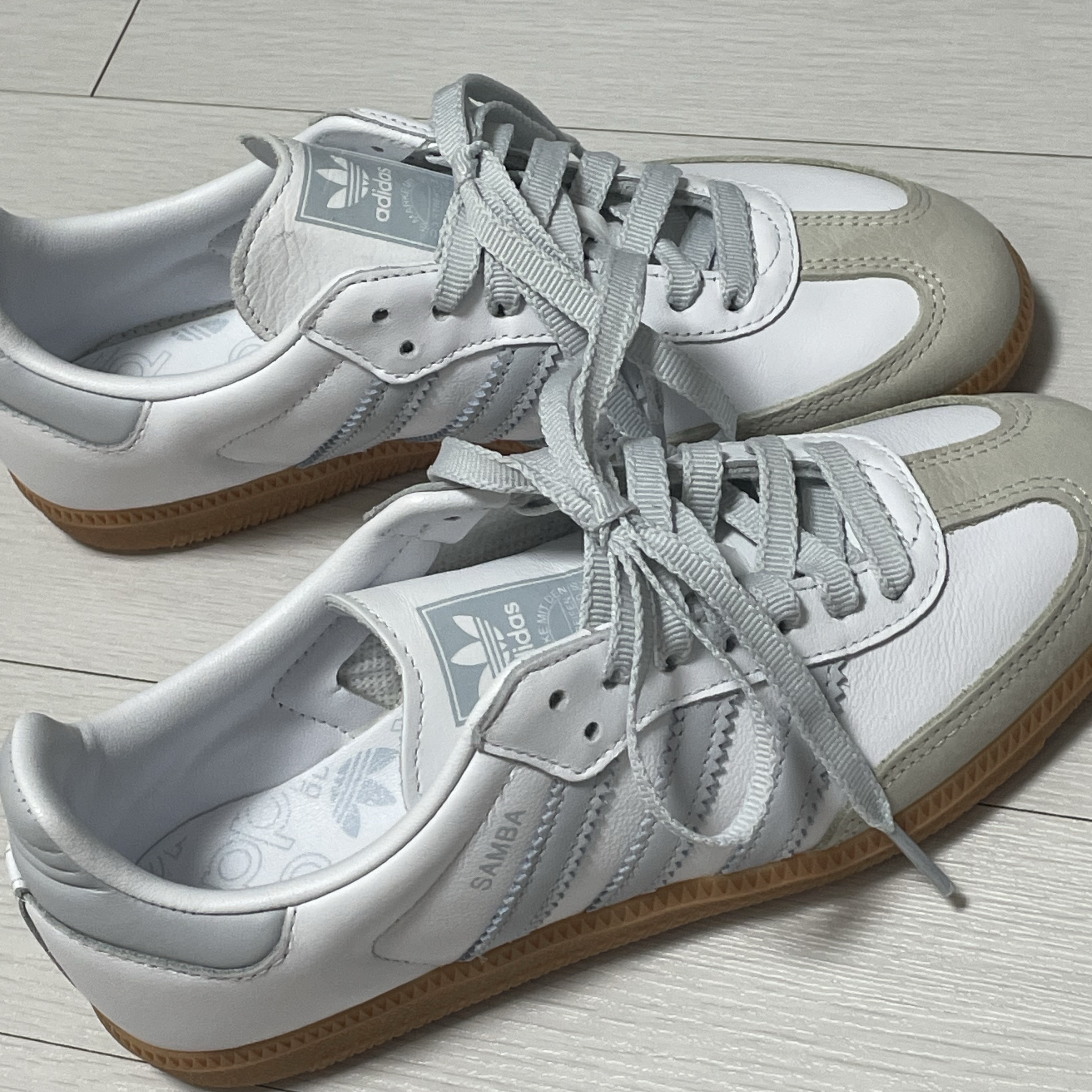 (W) Adidas Samba OG Cloud White Halo Blue 착용 스타일 - 2
