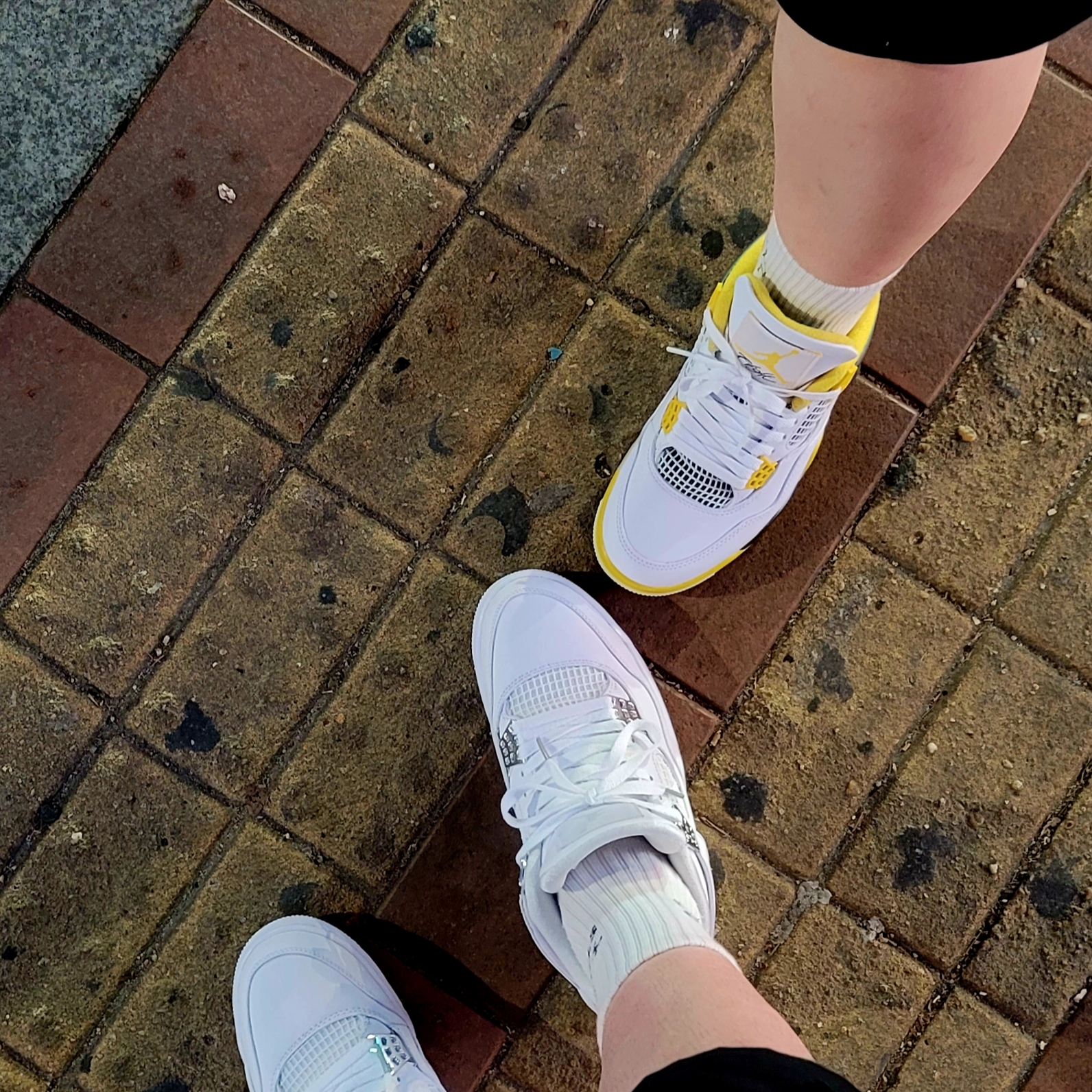 (W) Jordan 4 Retro Vivid Sulfur, Jordan 4 Retro Pure Money 2017 착용 스타일