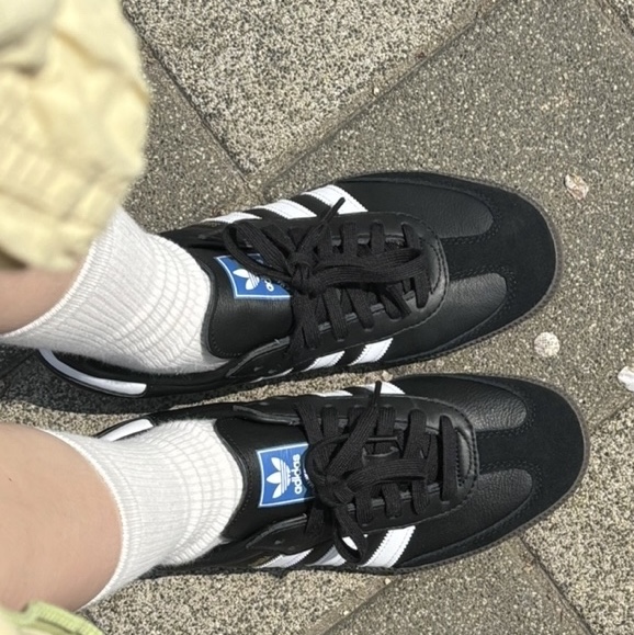 Adidas Samba OG Black White Gum 착용 스타일