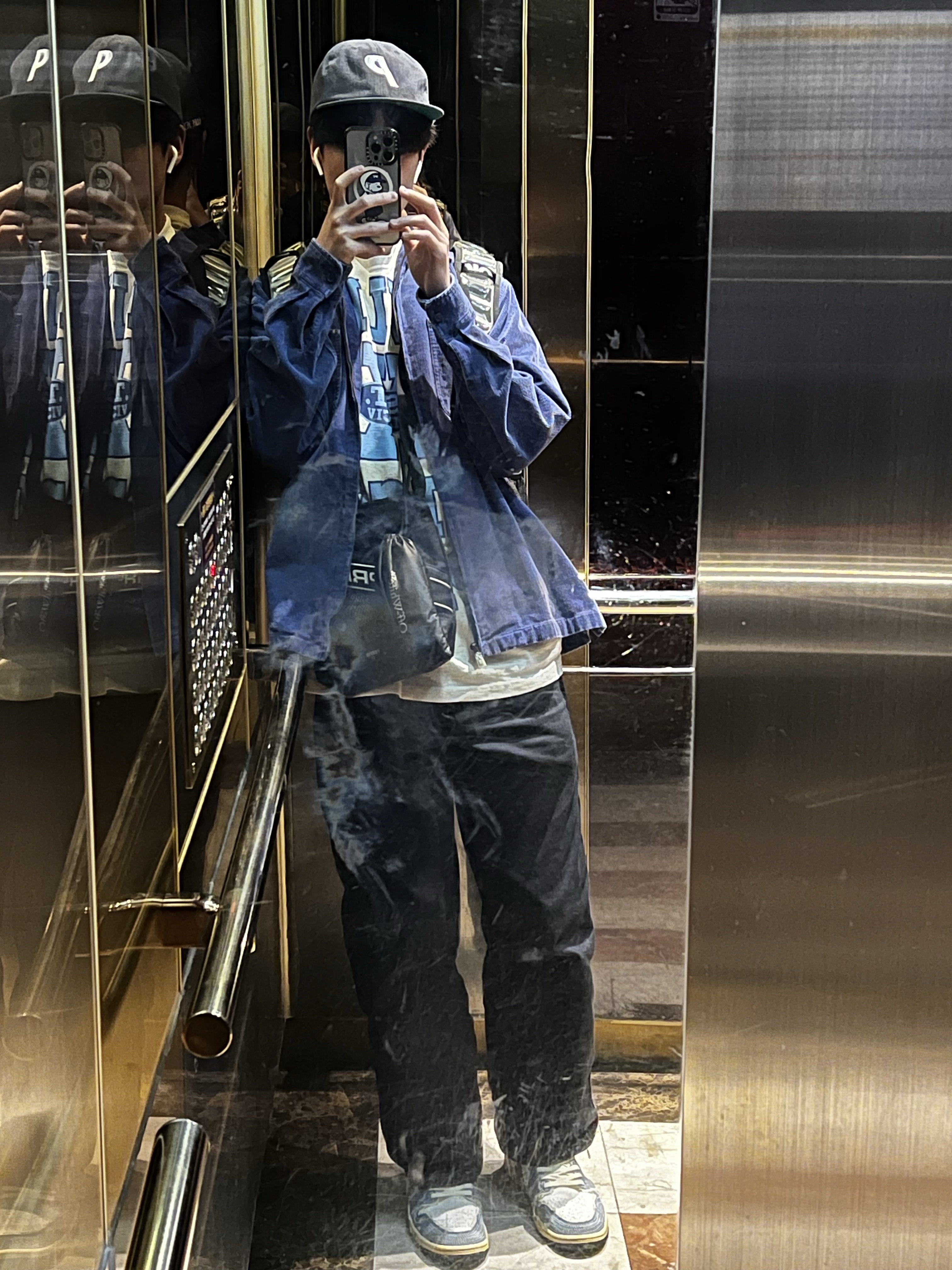 Palace Pigment Dye Gore-Tex Pal Hat Navy - 24SS, Supreme Overprint Knowledge S/S Top Cream - 24SS 착용 스타일 - 1