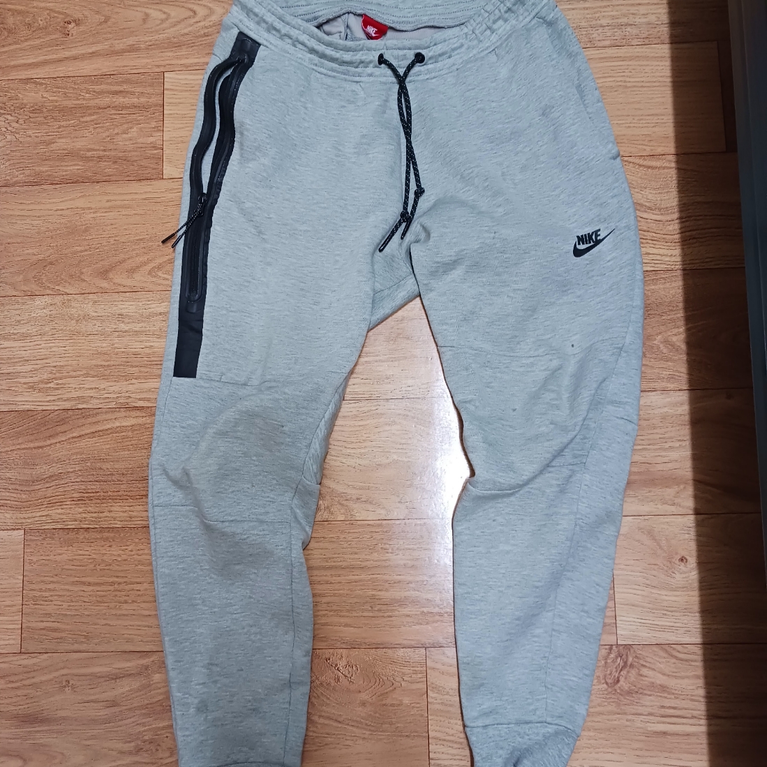 Nike NSW Tech Fleece Slim-Fit Joggers Dark Grey Heather - Asia, Nike NSW Tech Fleece Shorts Black - US/EU 착용 스타일 - 1