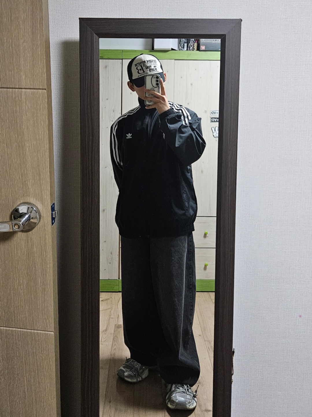 (W) Adidas Adilenium Oversized Track Top Black - KR Sizing 착용 스타일